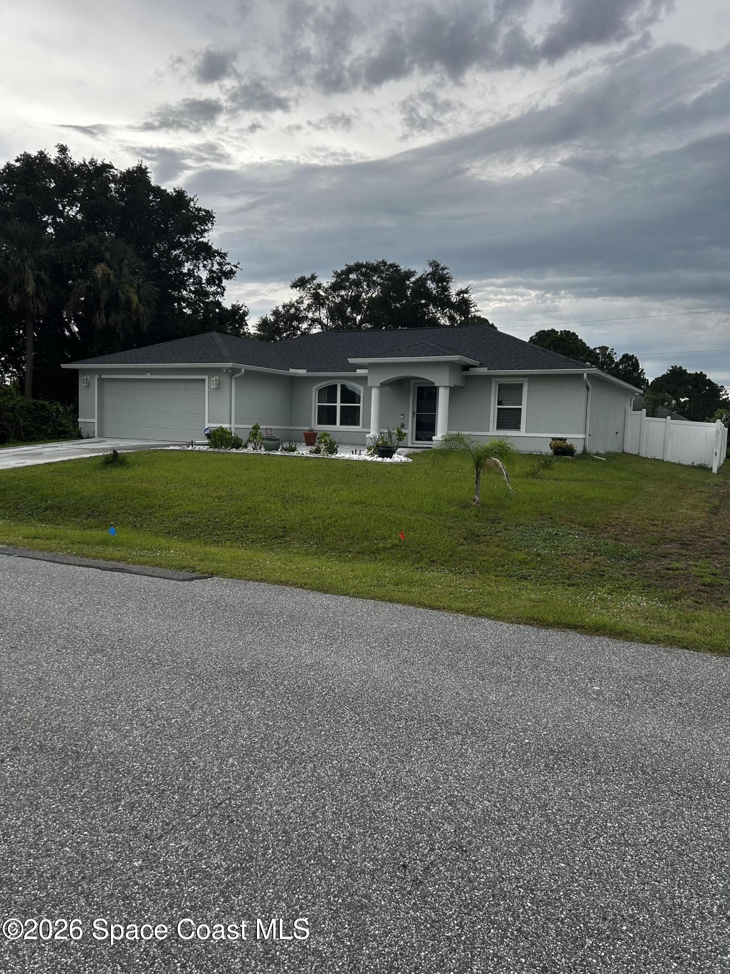 598 Brickell Street Se Property Photo 14
