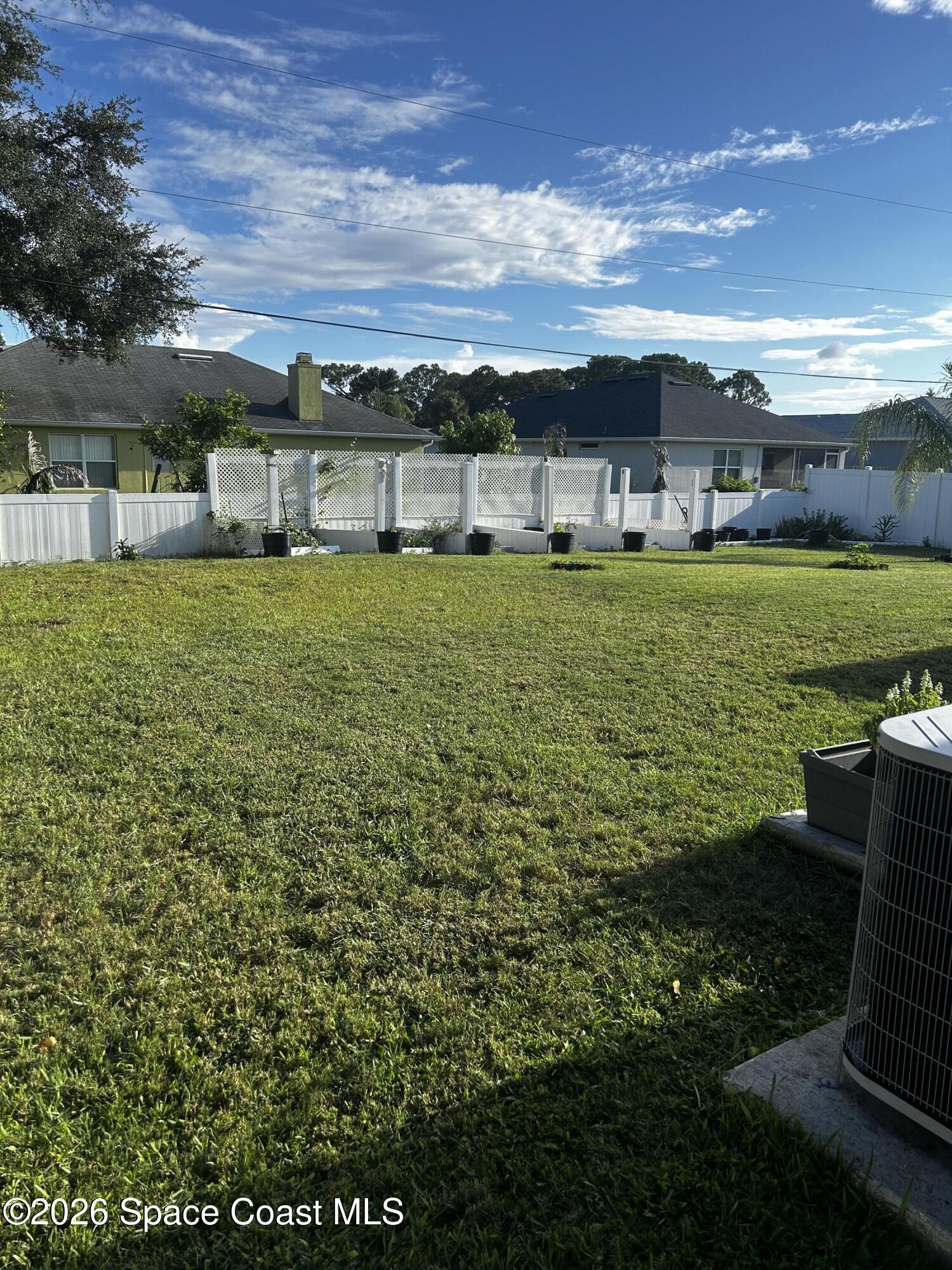 598 Brickell Street Se Property Photo 16