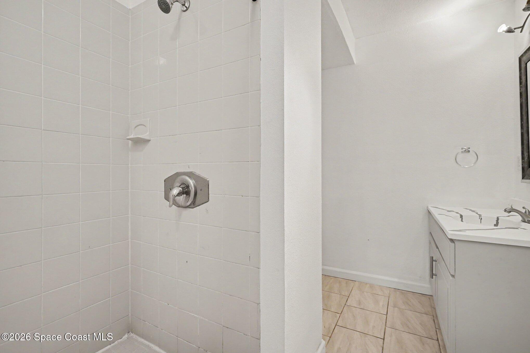 1300 Arlington Lane Ne 116 Property Photo 9