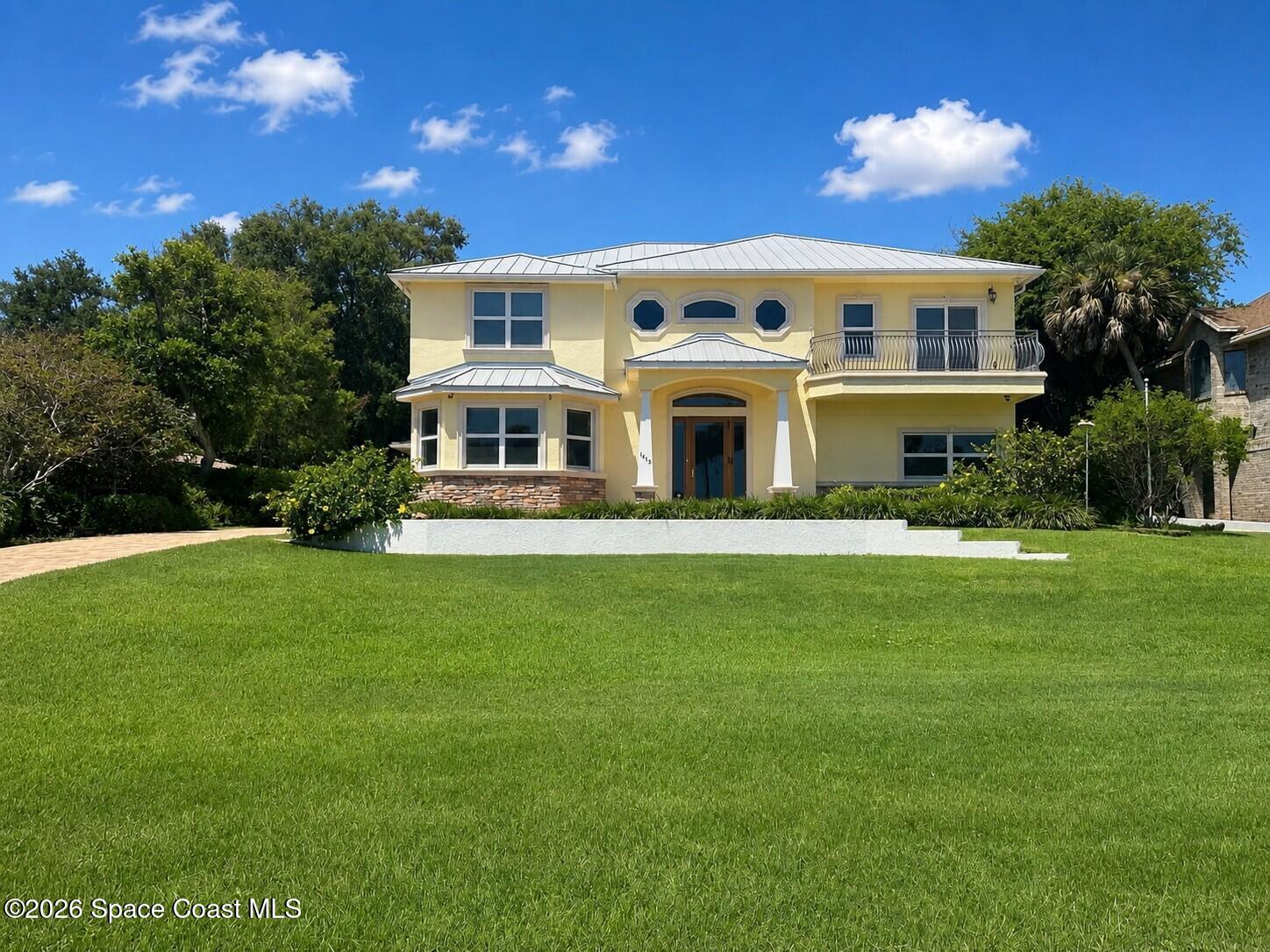 1613 N Indian River Drive Property Photo 2