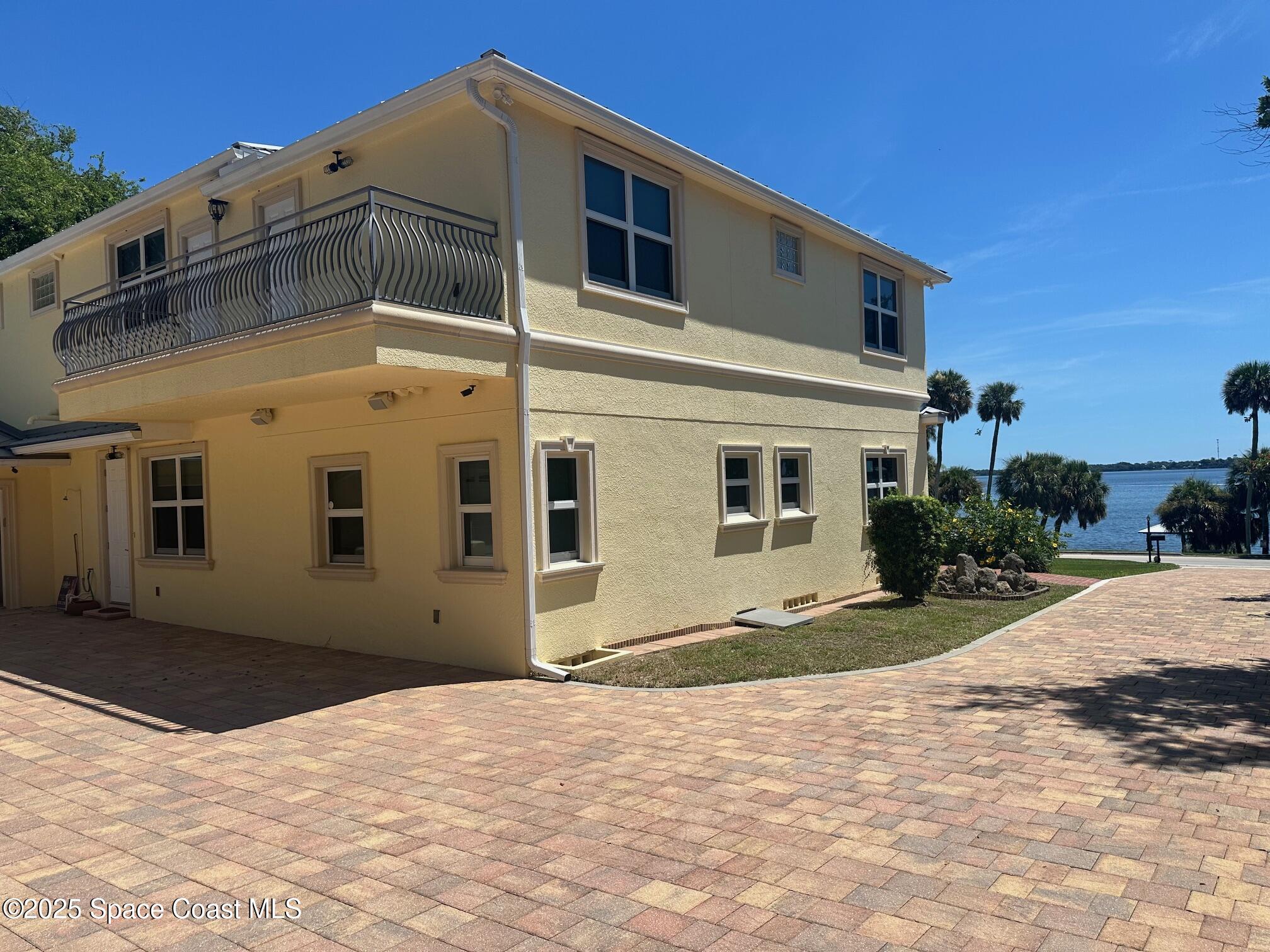 1613 N Indian River Drive Property Photo 14