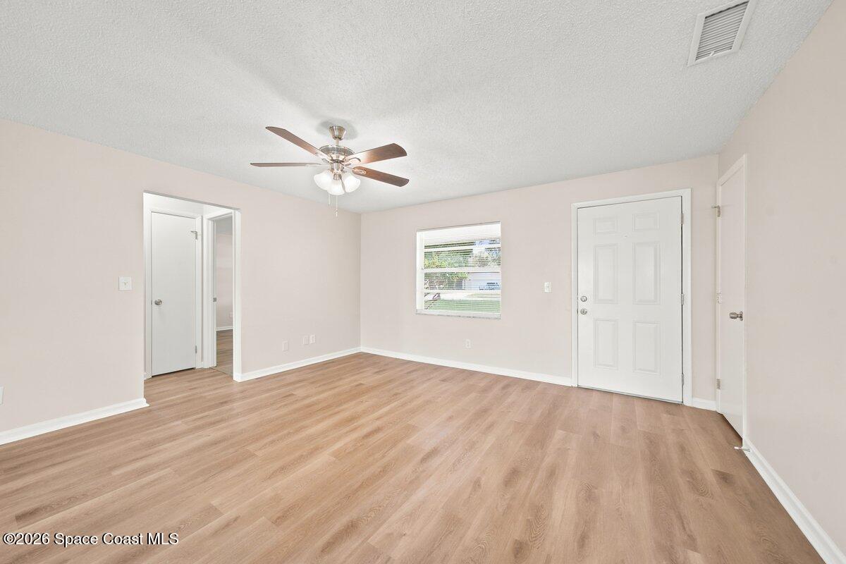 3386 Jay Tee Drive Property Photo 4