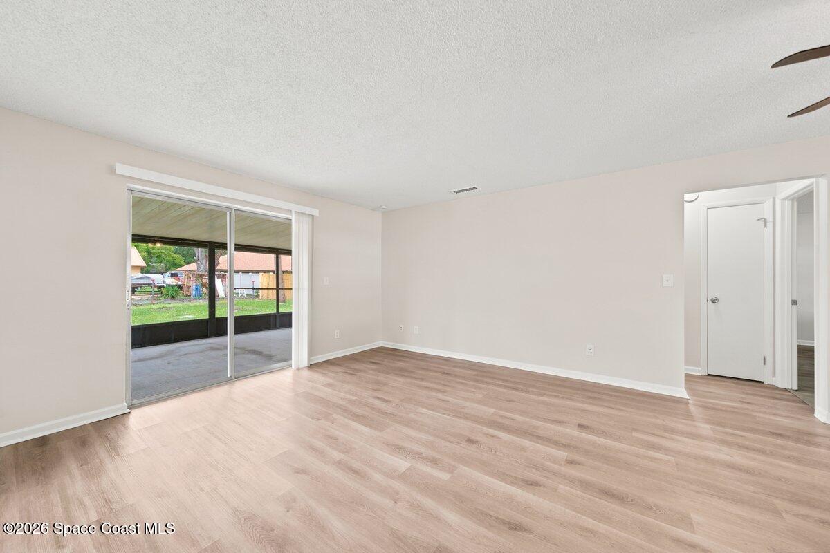 3386 Jay Tee Drive Property Photo 5