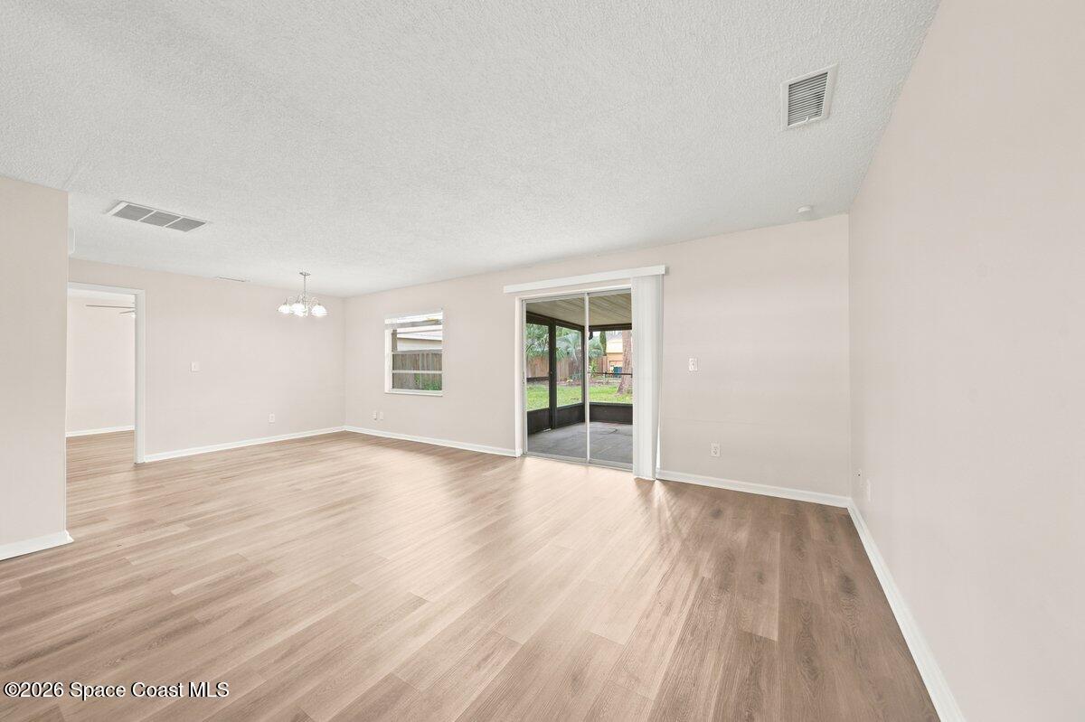 3386 Jay Tee Drive Property Photo 6