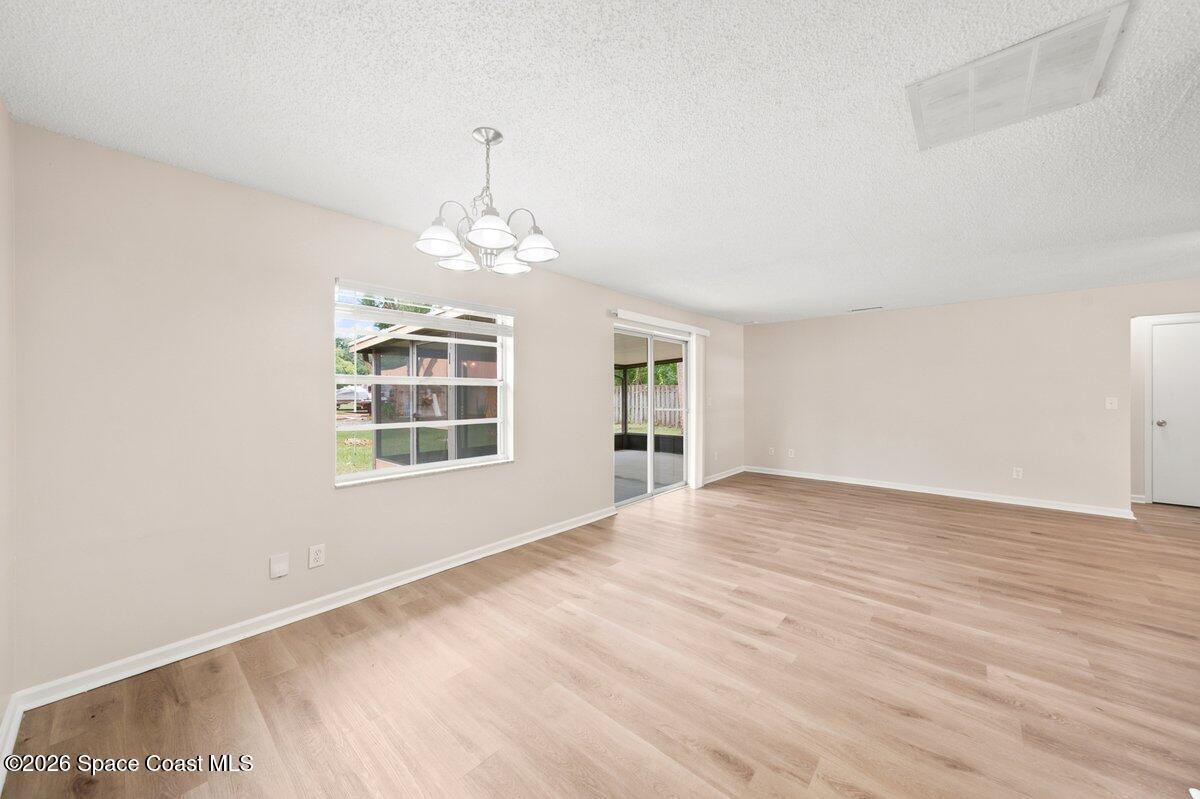 3386 Jay Tee Drive Property Photo 9