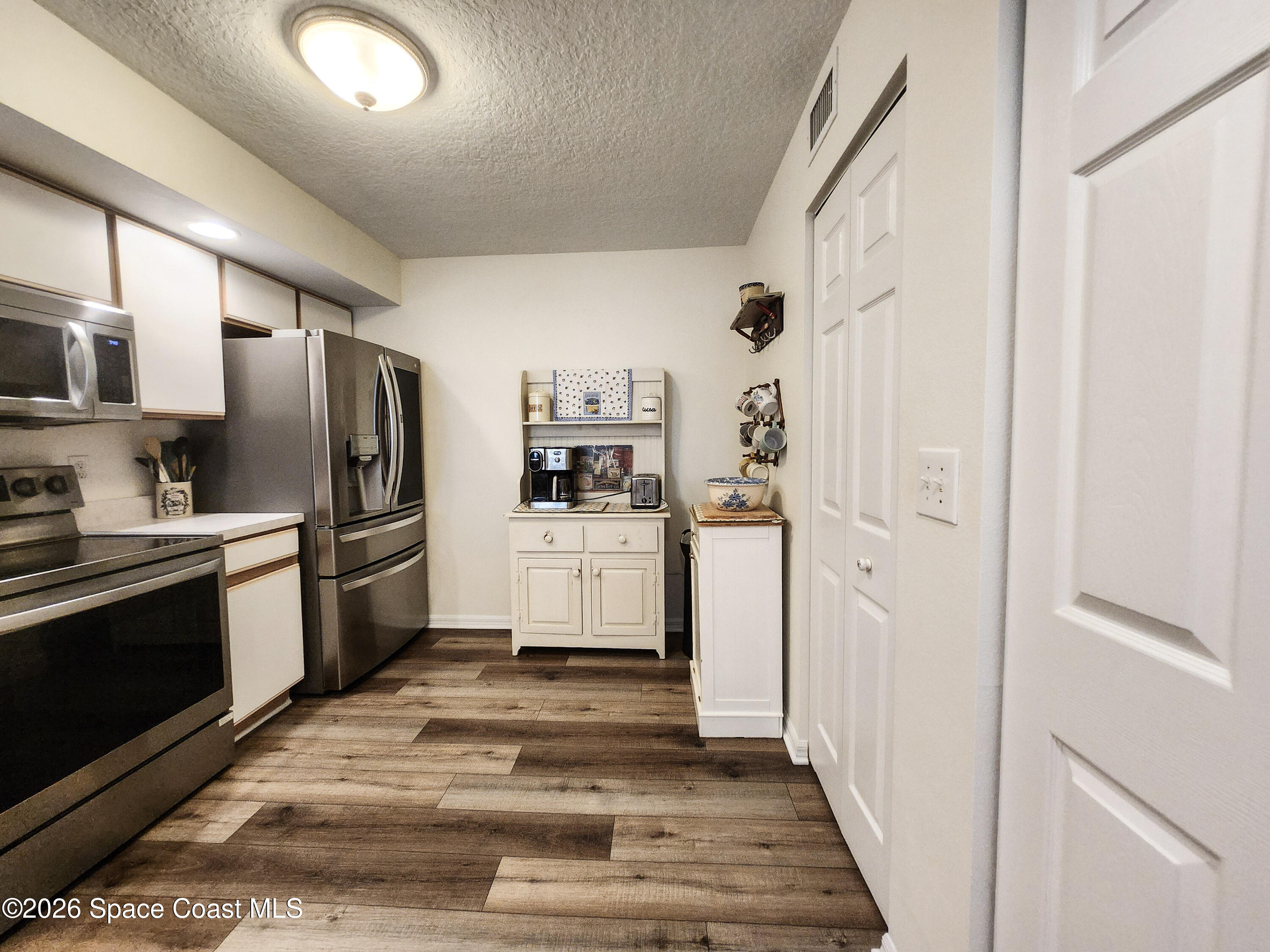 640 S Brevard Avenue 1211 Property Photo 23
