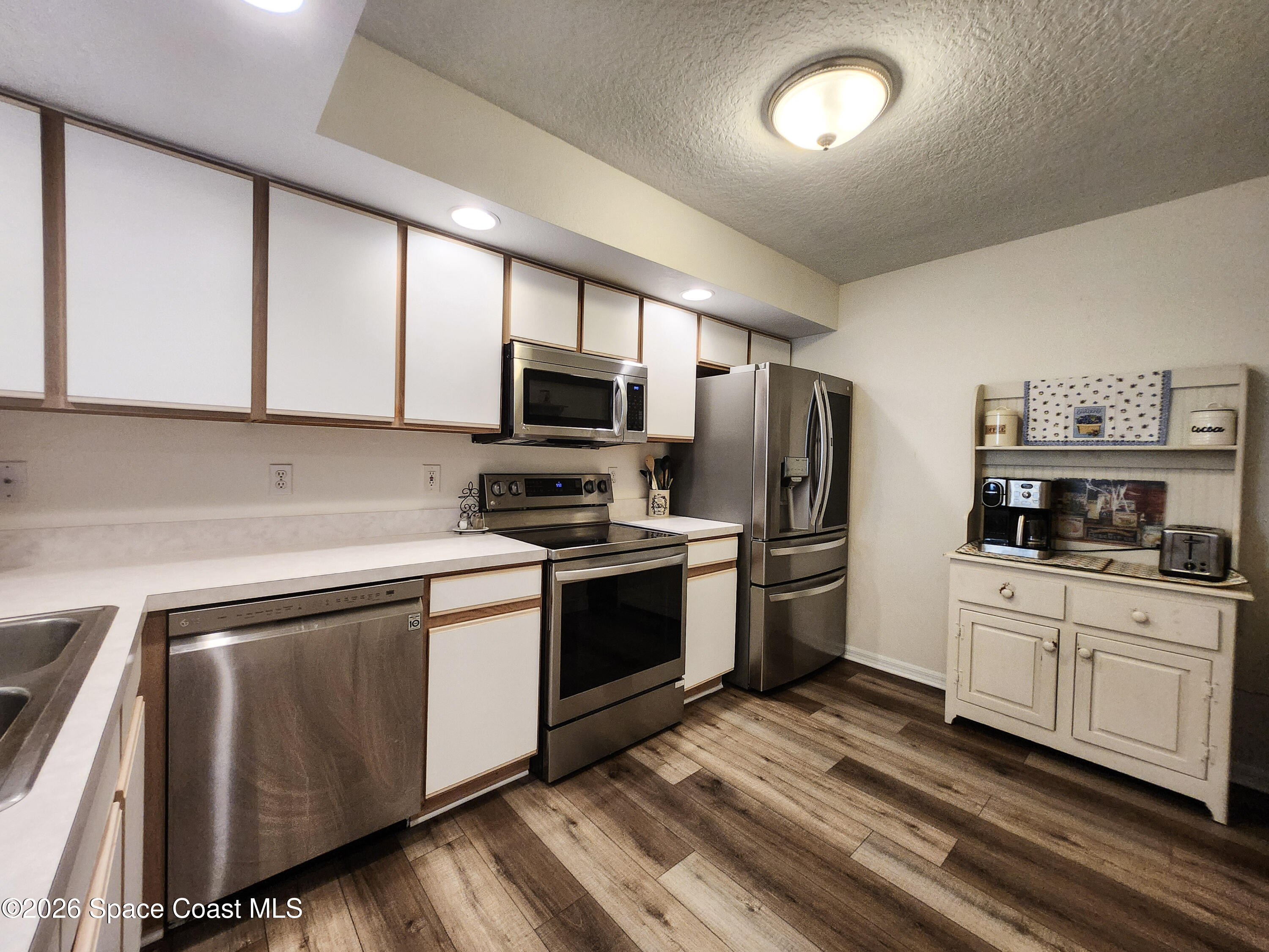 640 S Brevard Avenue 1211 Property Photo 24