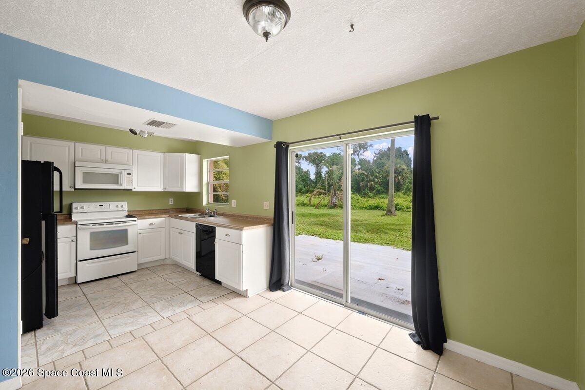 915 Burn Drive Ne Property Photo 5