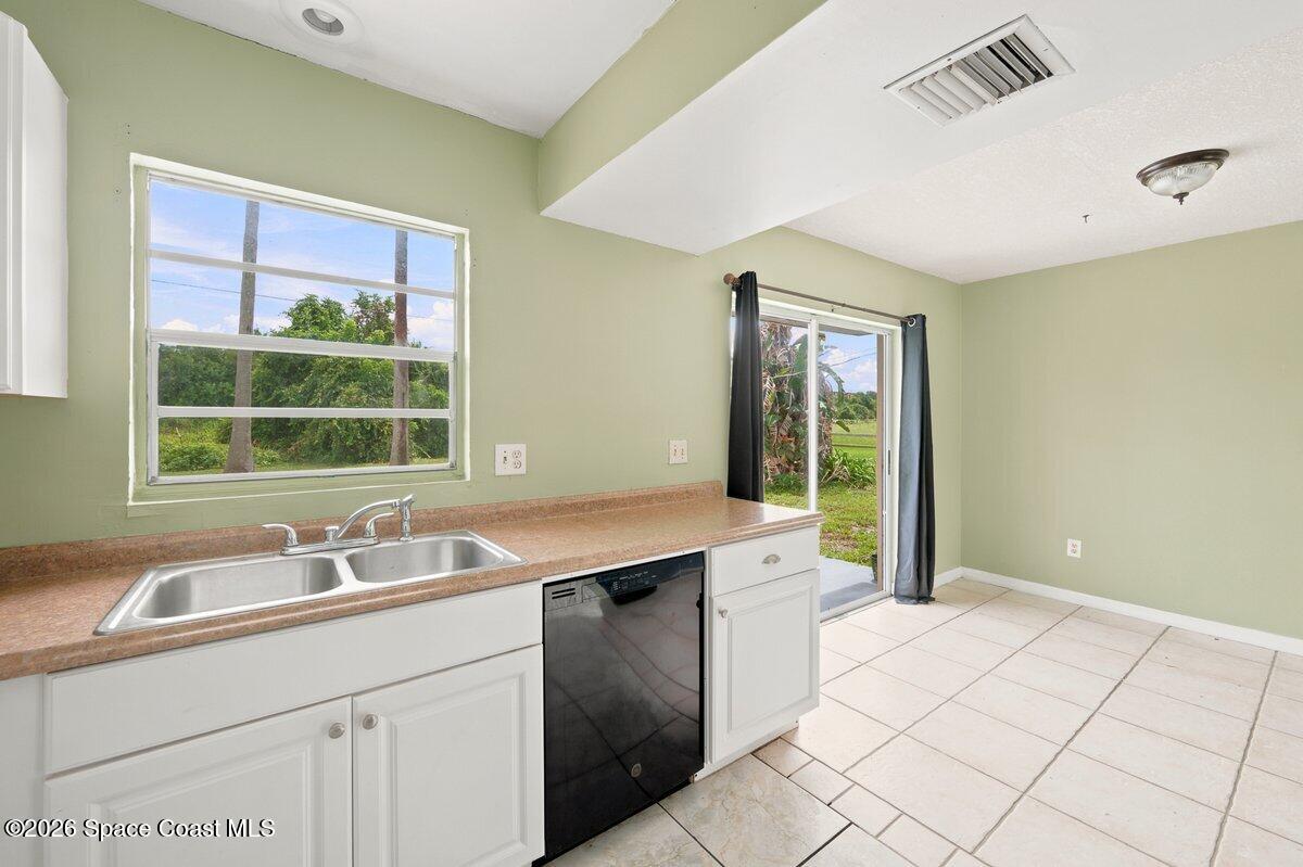 915 Burn Drive Ne Property Photo 9