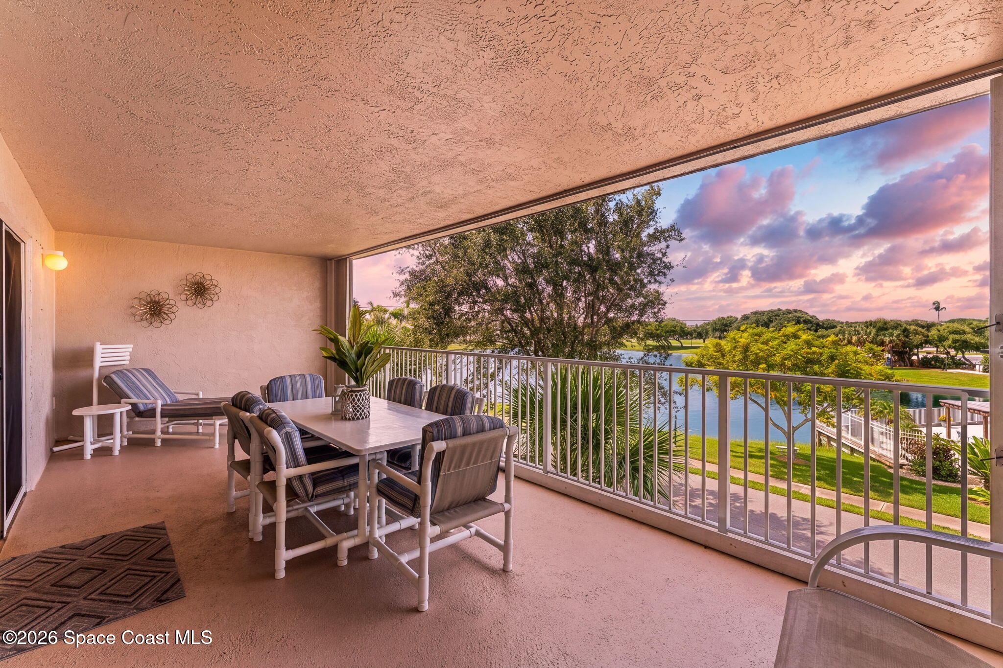 604 Shorewood Drive B302 Property Photo 1
