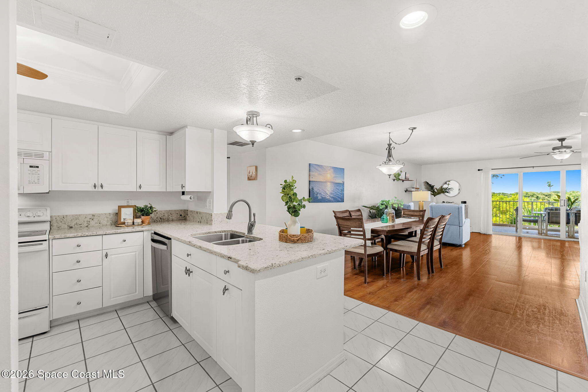 604 Shorewood Drive B302 Property Photo 11