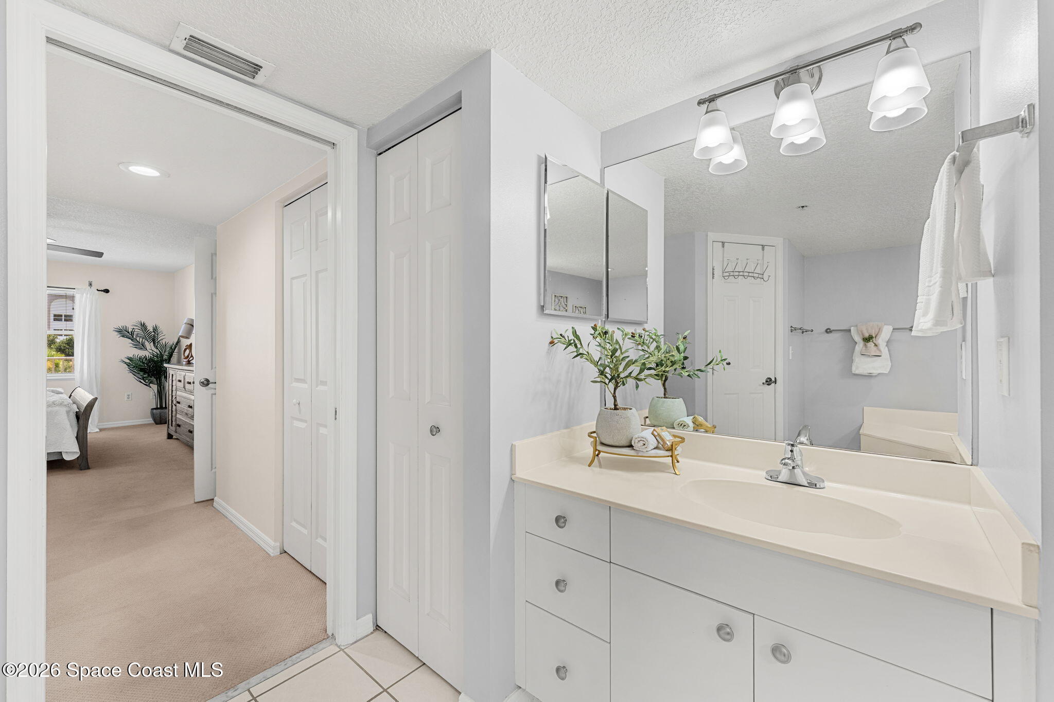 604 Shorewood Drive B302 Property Photo 34