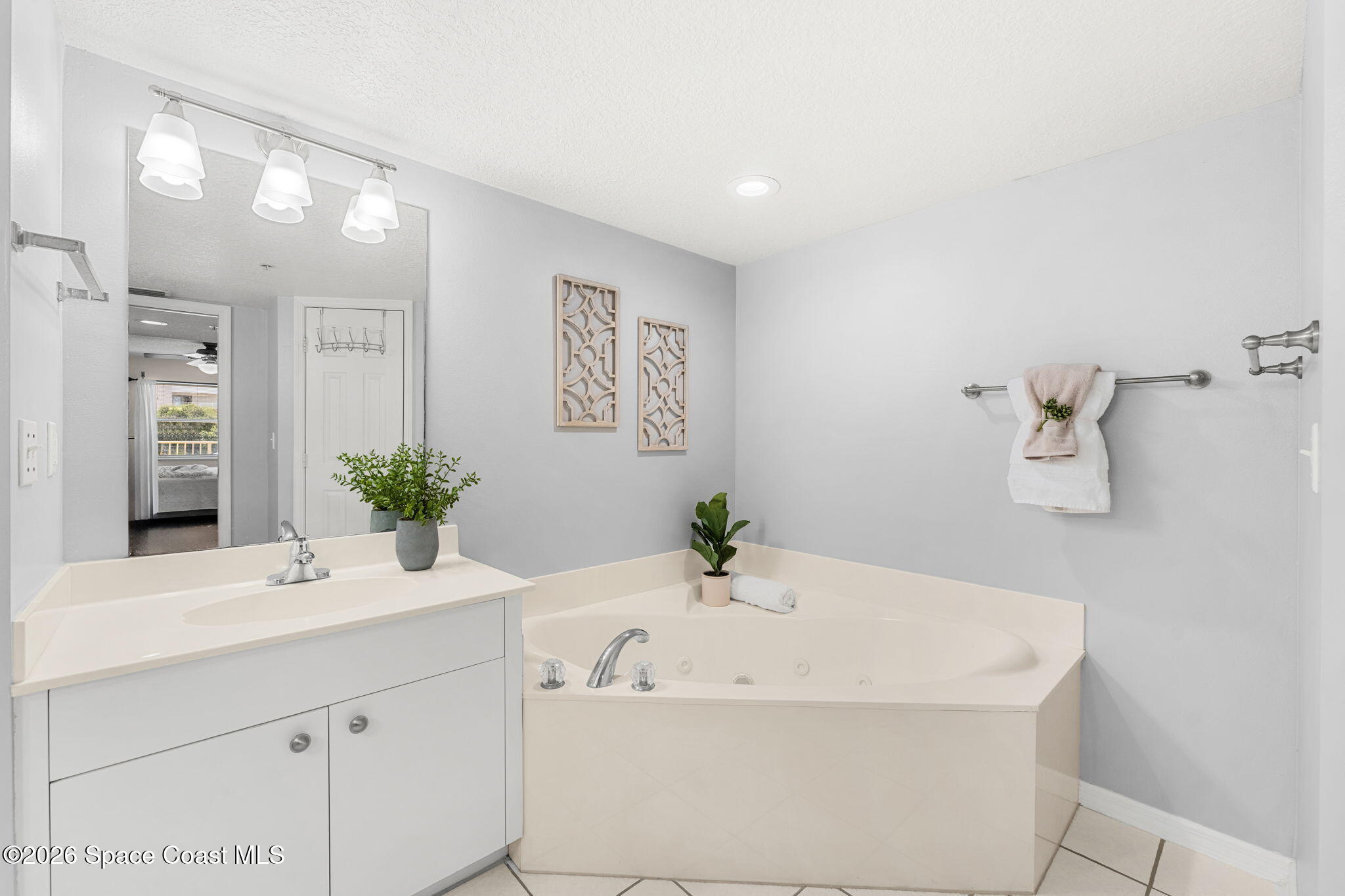 604 Shorewood Drive B302 Property Photo 37