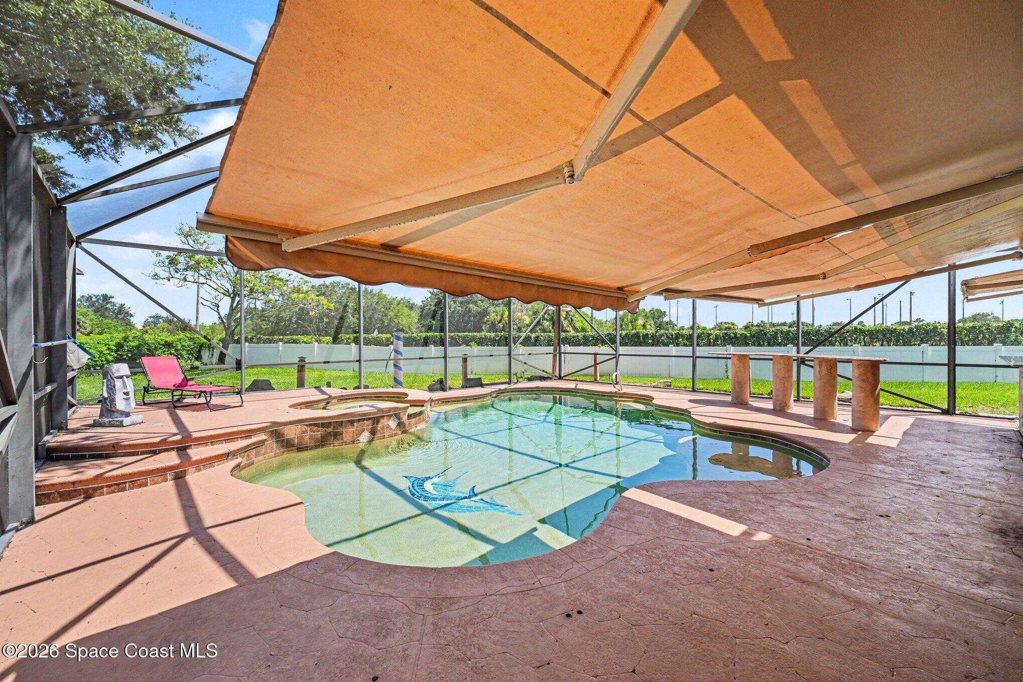 504 Lake Victoria Circle Property Photo 3