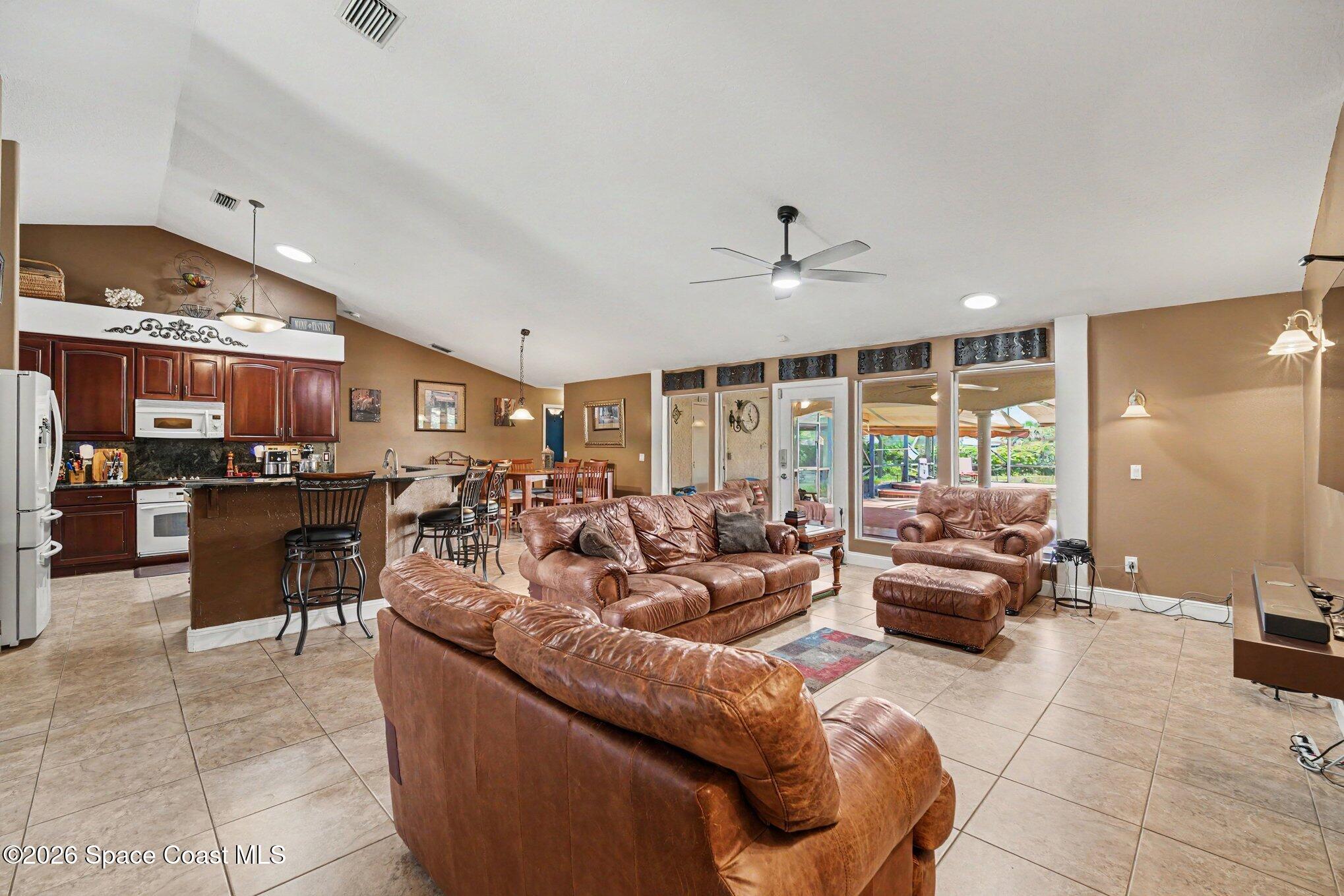 504 Lake Victoria Circle Property Photo 10