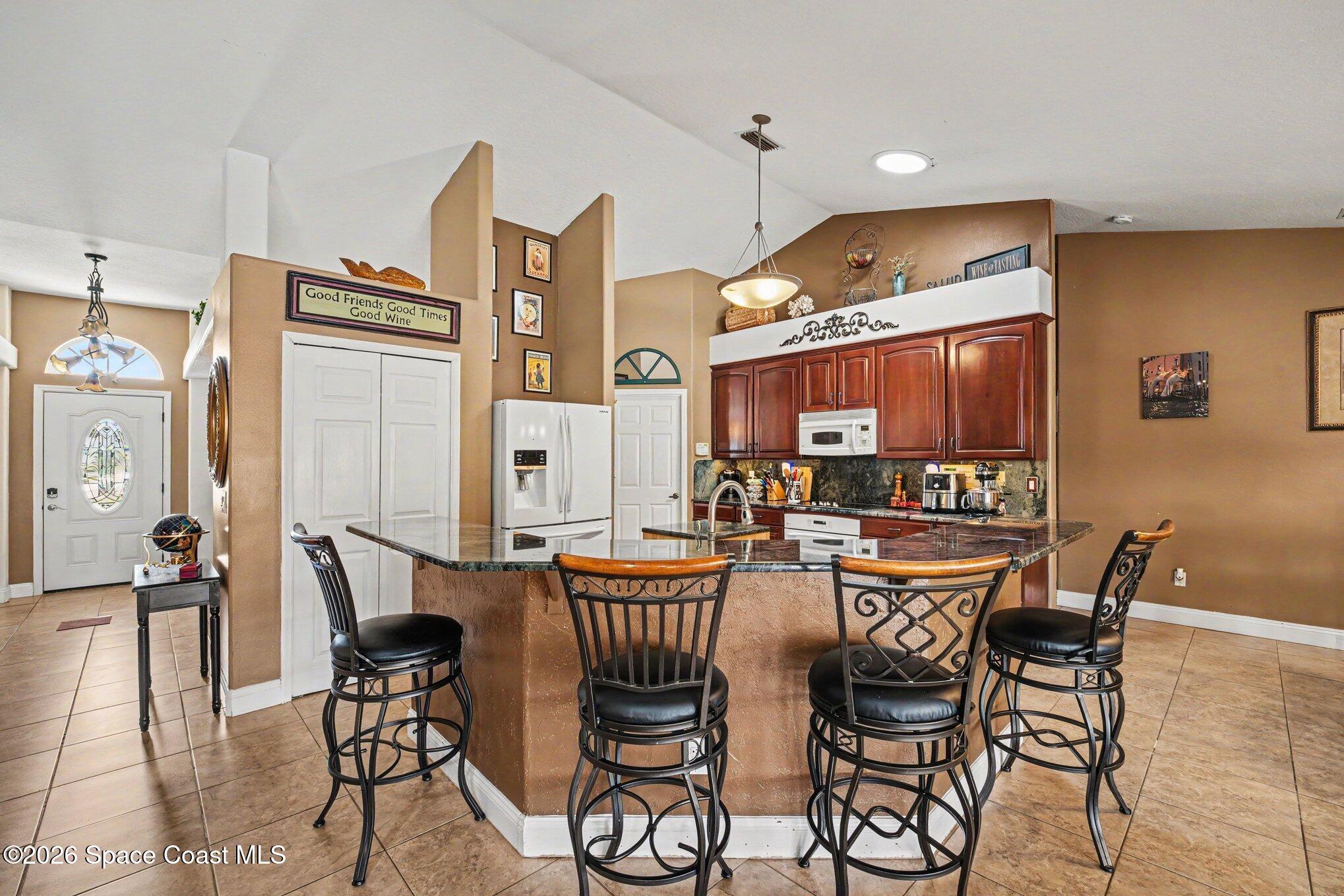 504 Lake Victoria Circle Property Photo 14