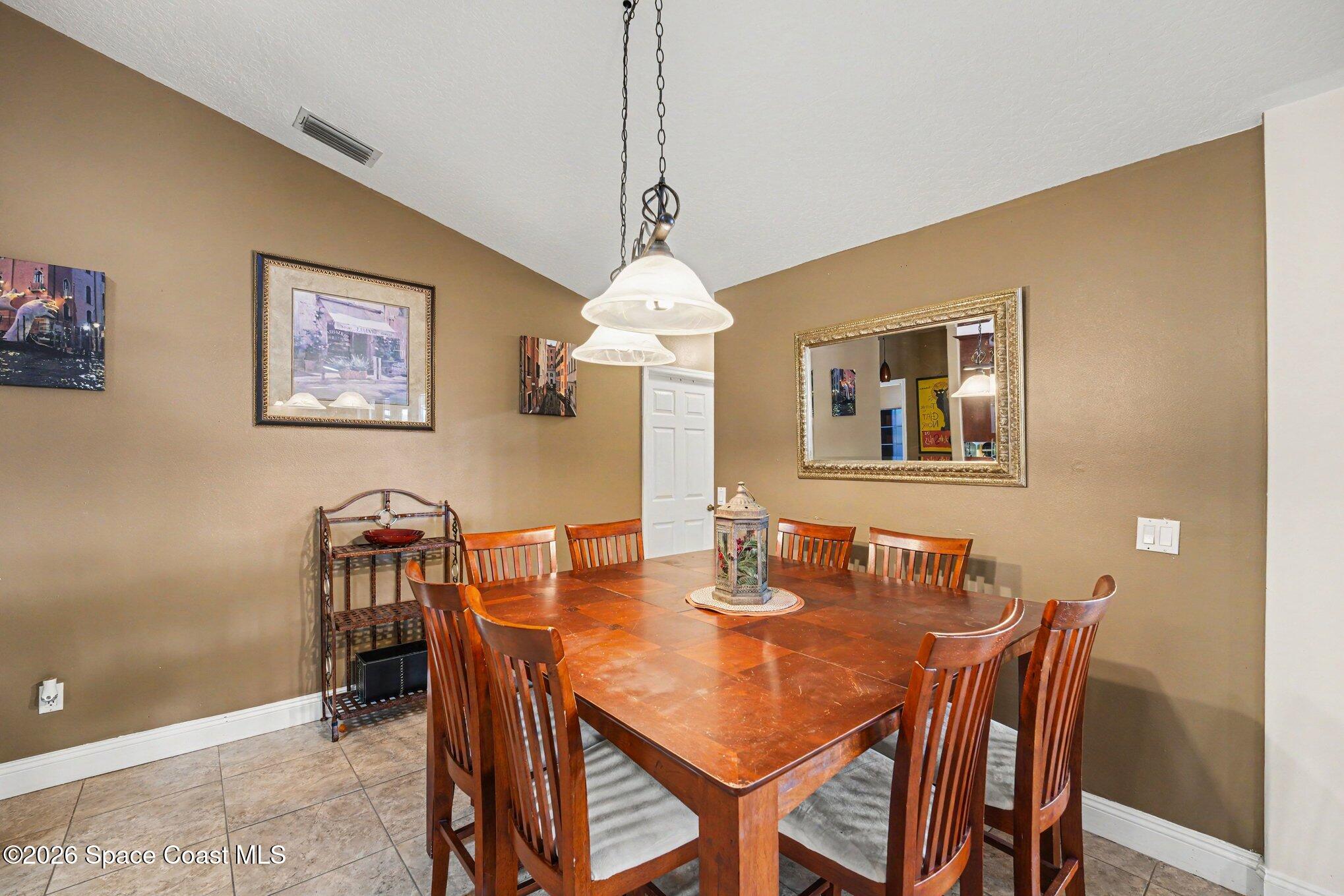 504 Lake Victoria Circle Property Photo 15