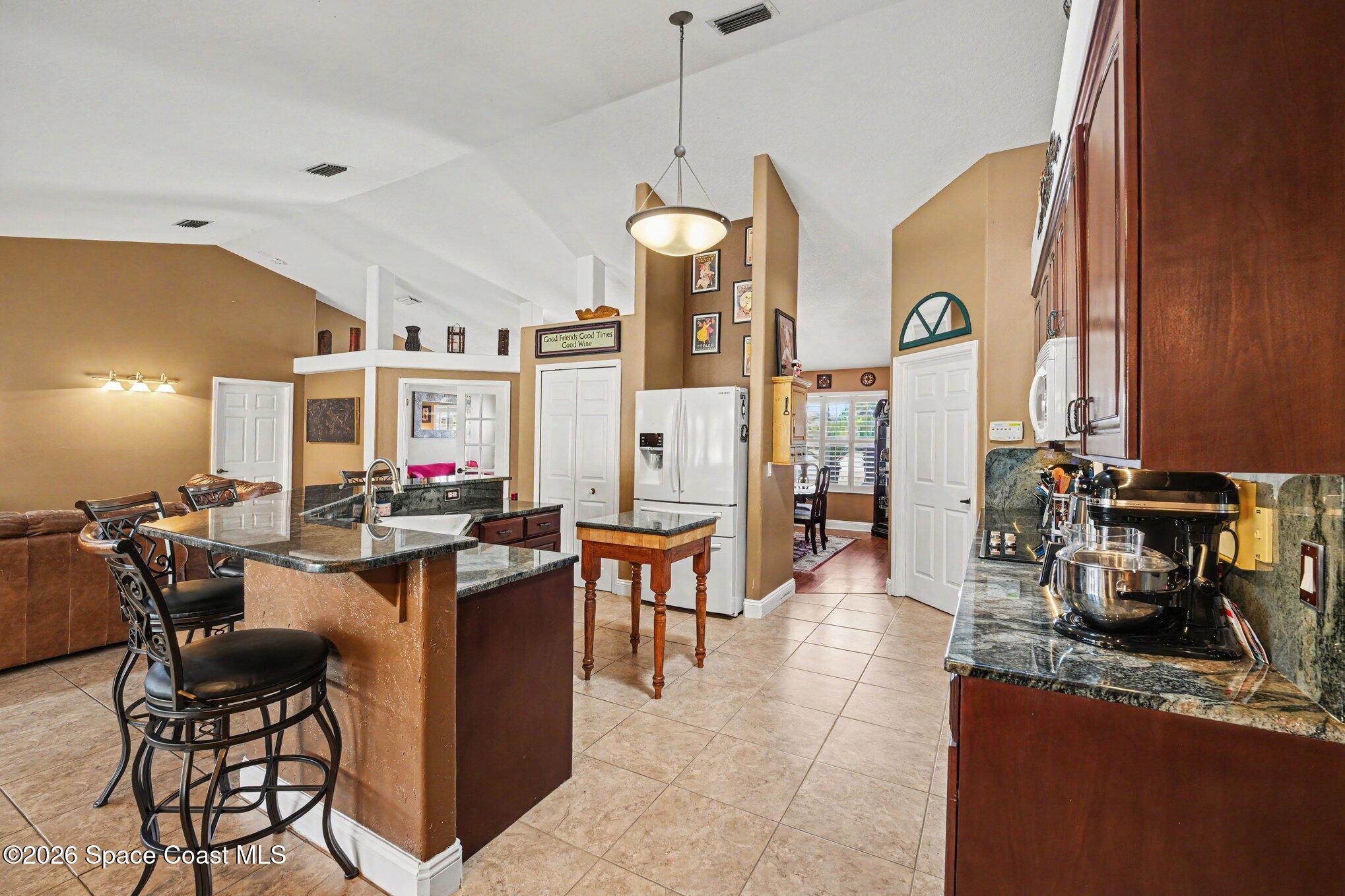 504 Lake Victoria Circle Property Photo 16