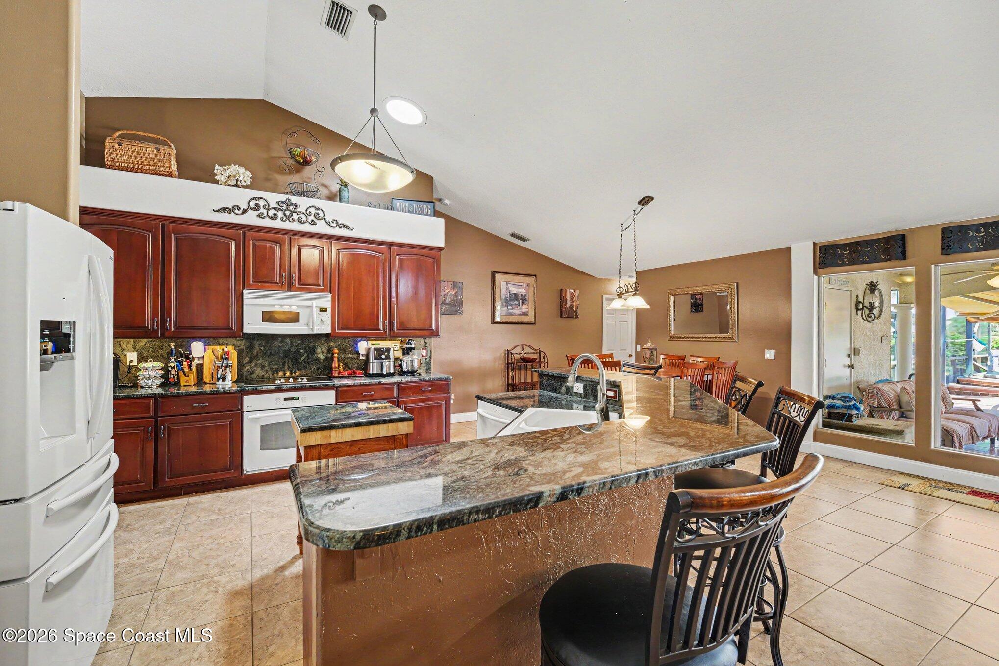 504 Lake Victoria Circle Property Photo 17