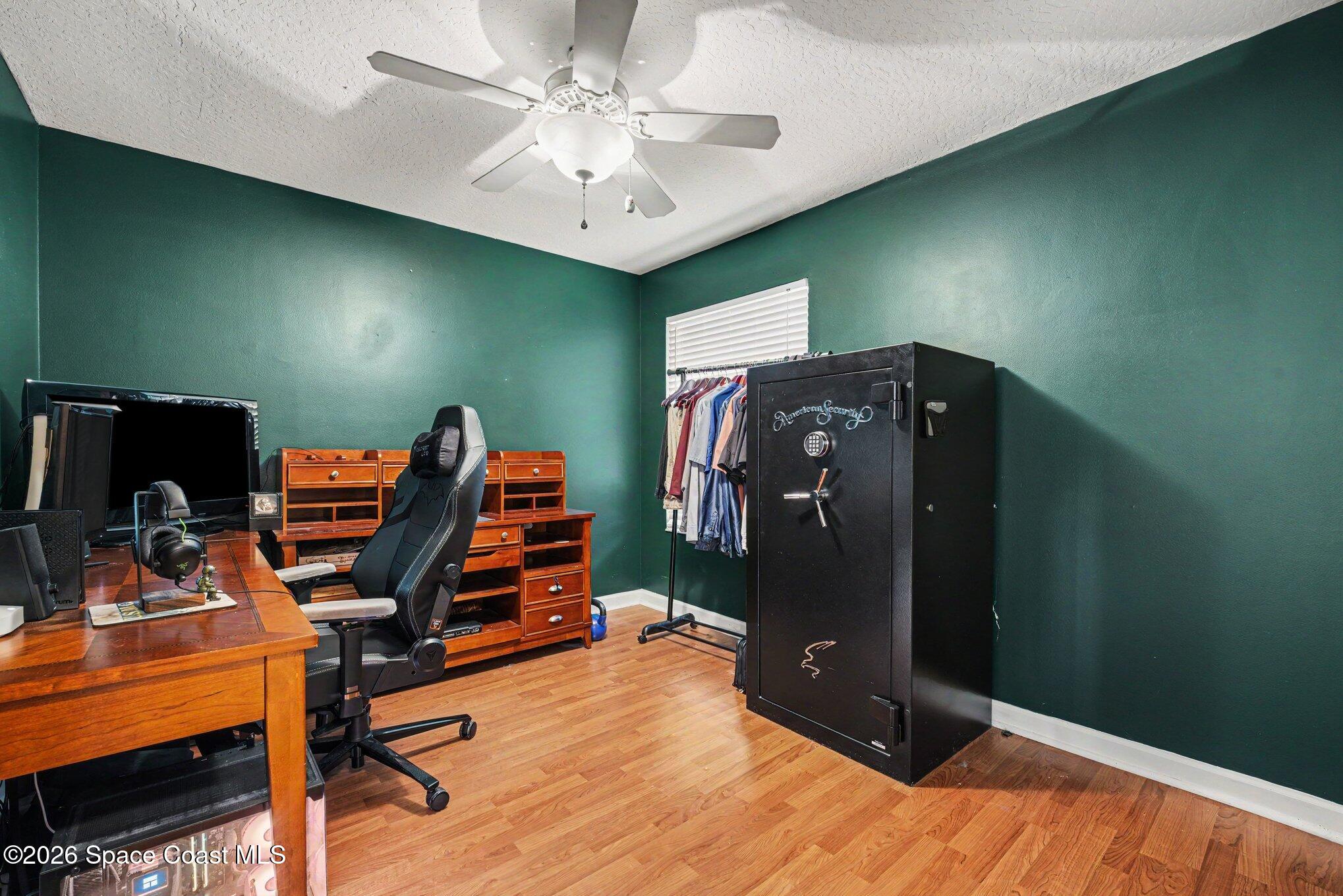 504 Lake Victoria Circle Property Photo 24