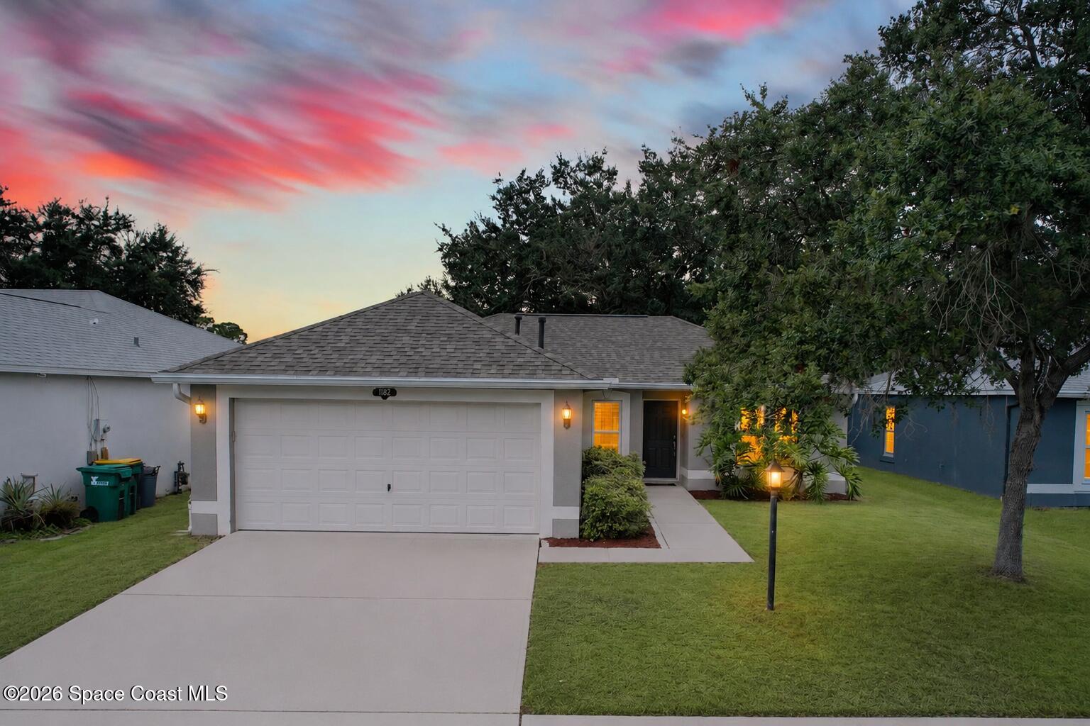 1552 Vista Lake Circle Property Photo 1