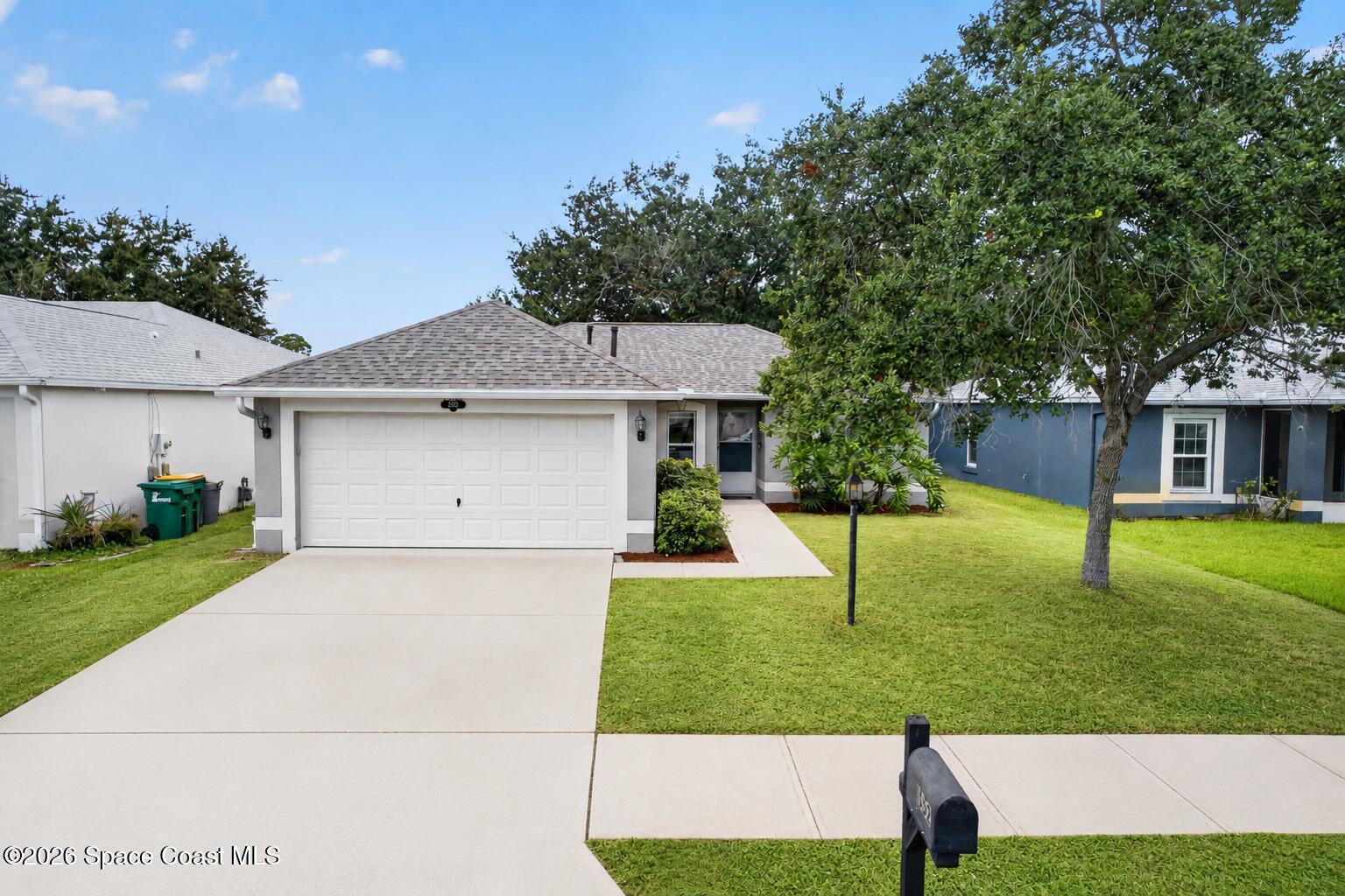1552 Vista Lake Circle Property Photo 2