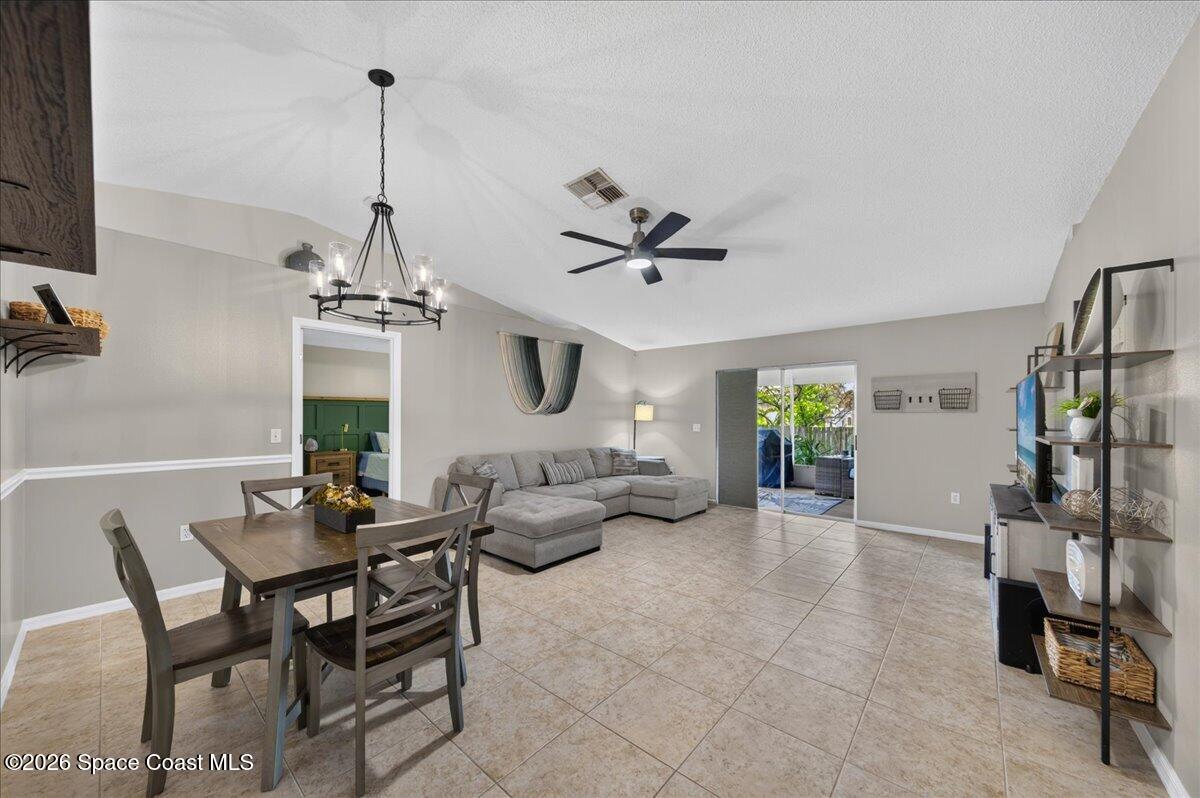 1552 Vista Lake Circle Property Photo 10