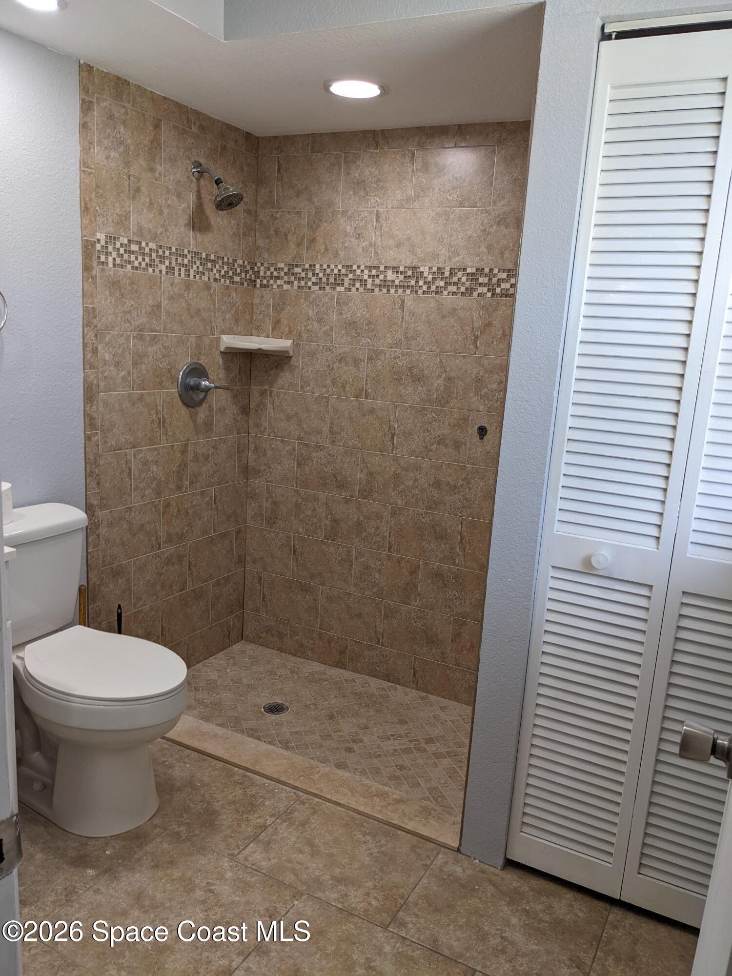 4895 Cocoanut Drive Property Photo 5