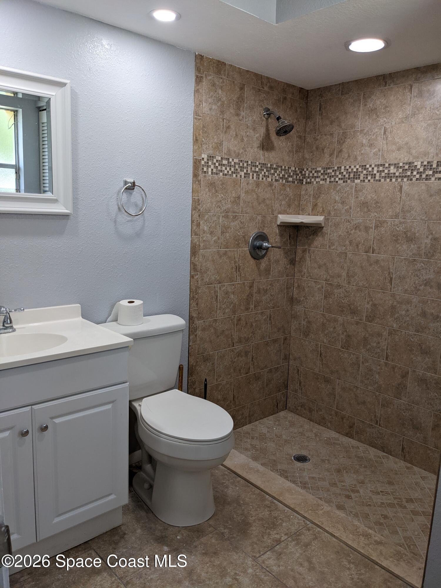 4895 Cocoanut Drive Property Photo 6