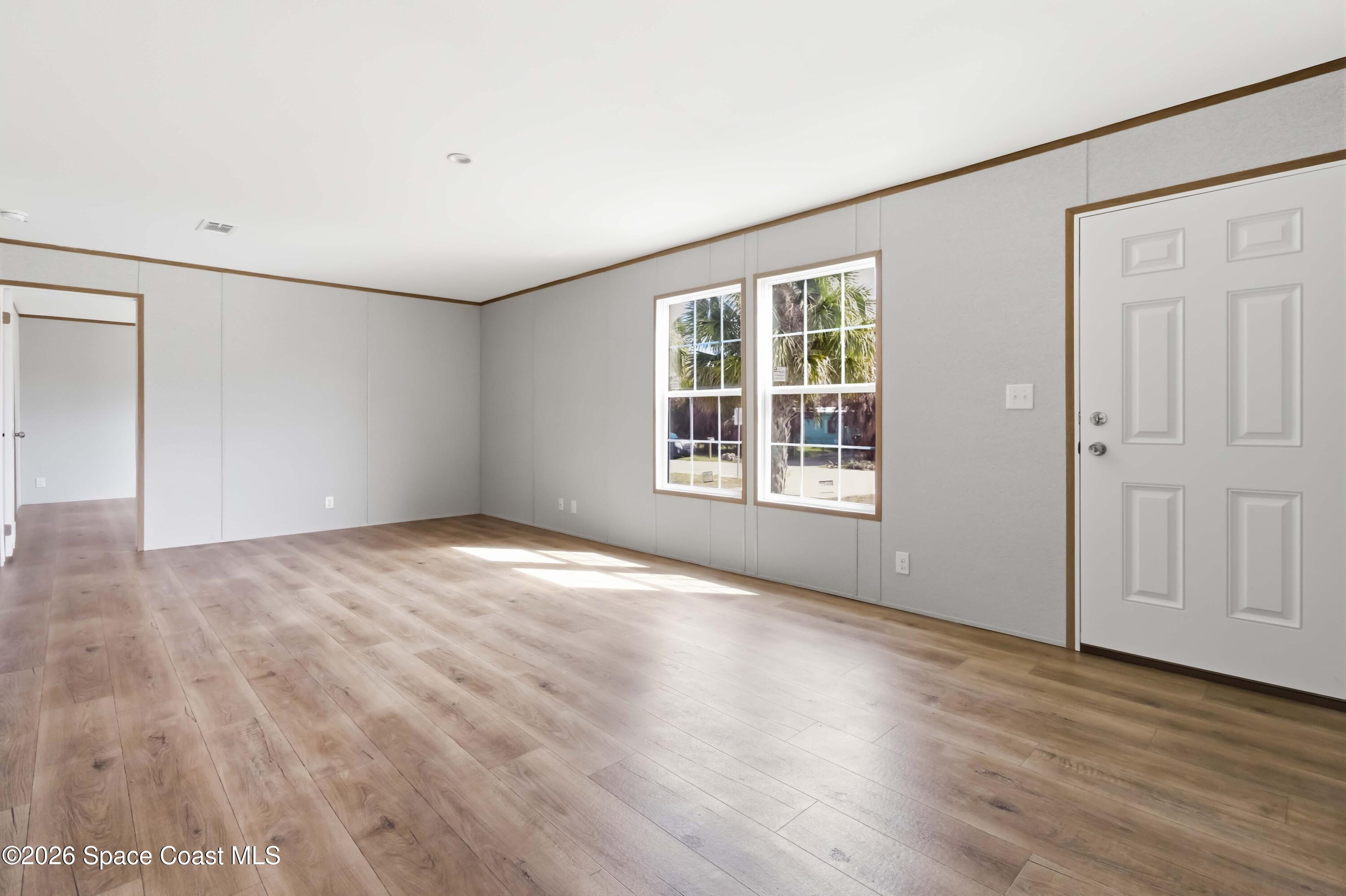 6989 Dahlia Drive Property Photo 6