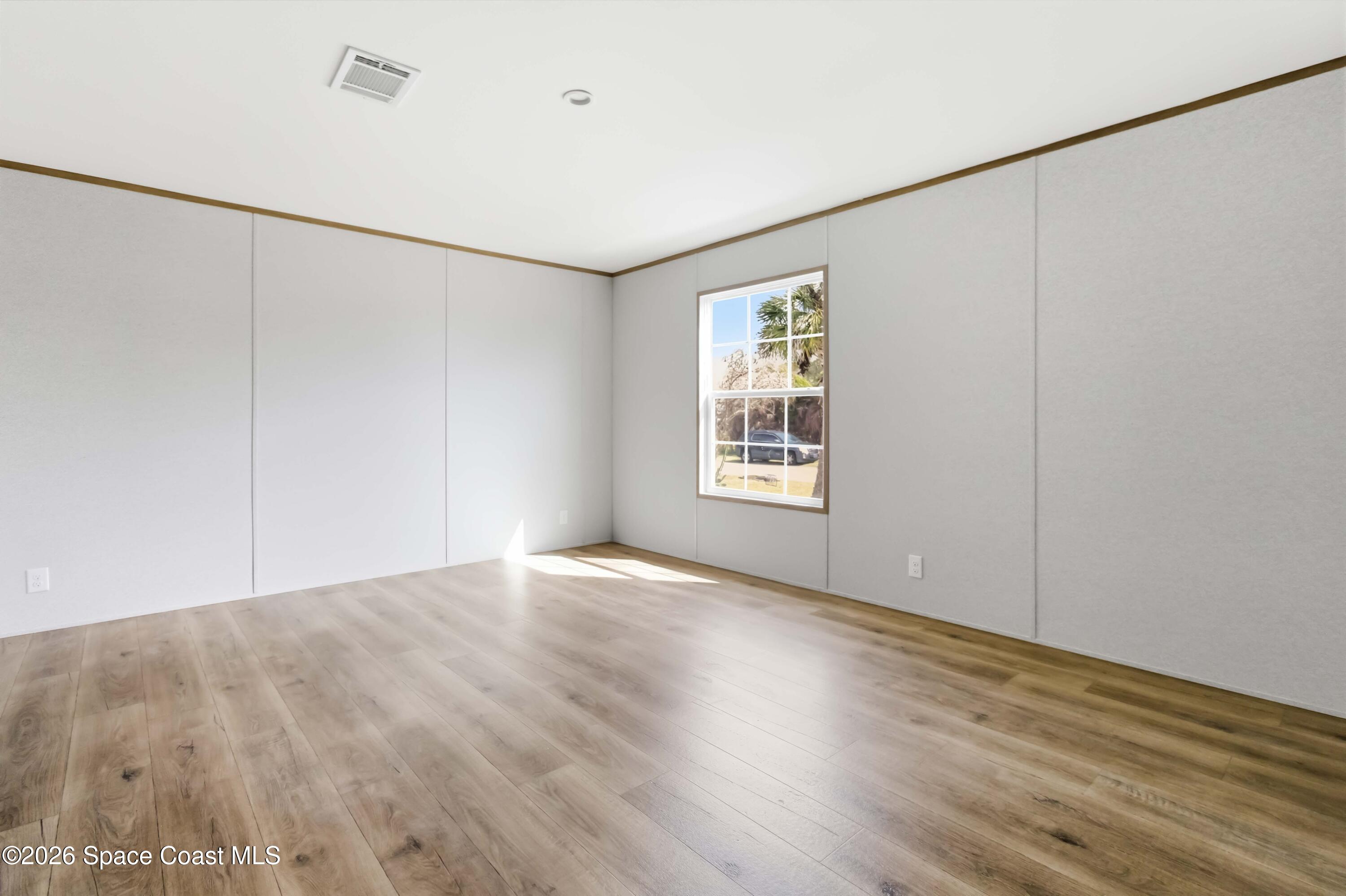 6989 Dahlia Drive Property Photo 13