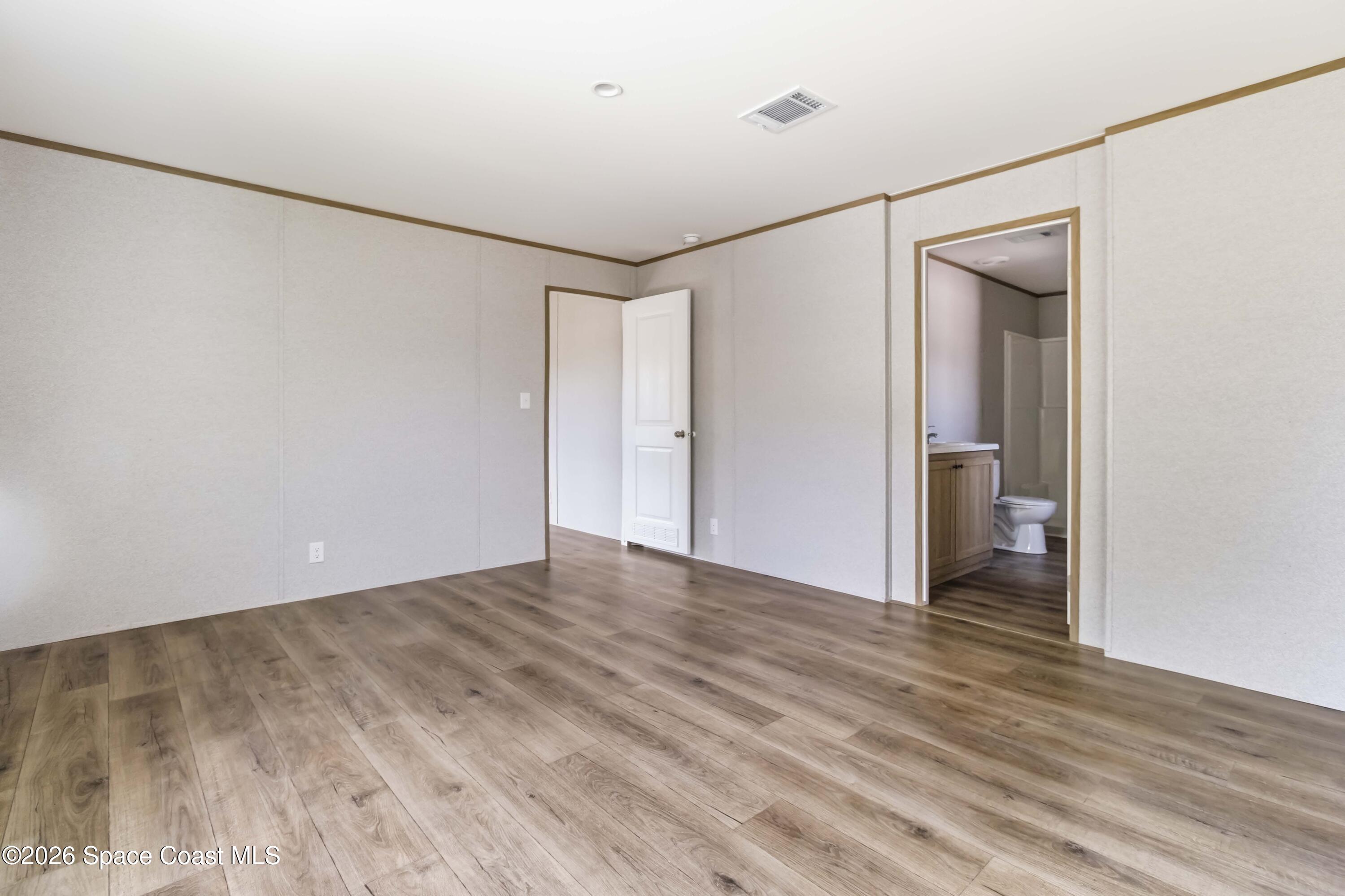 6989 Dahlia Drive Property Photo 14