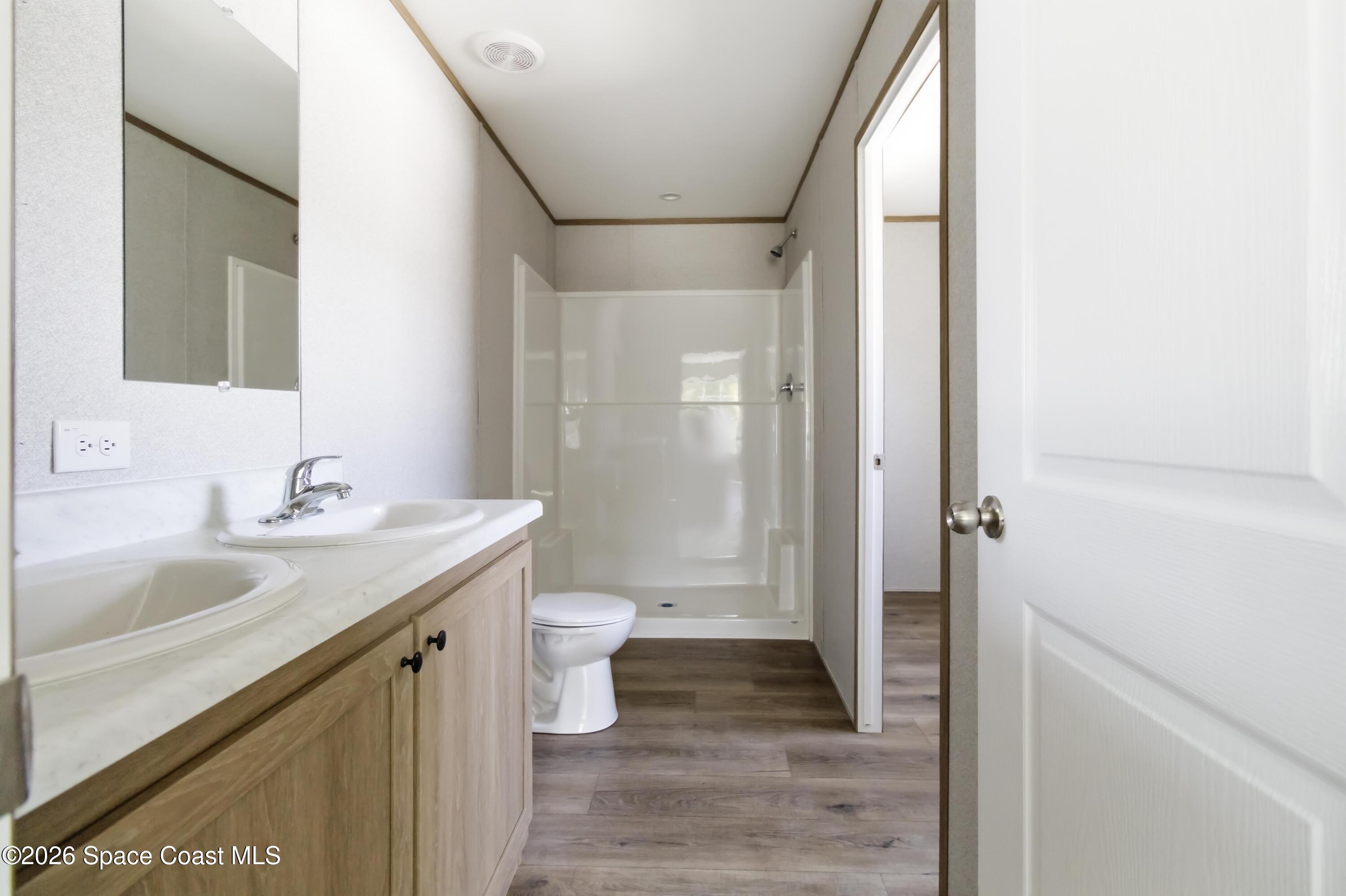 6989 Dahlia Drive Property Photo 15