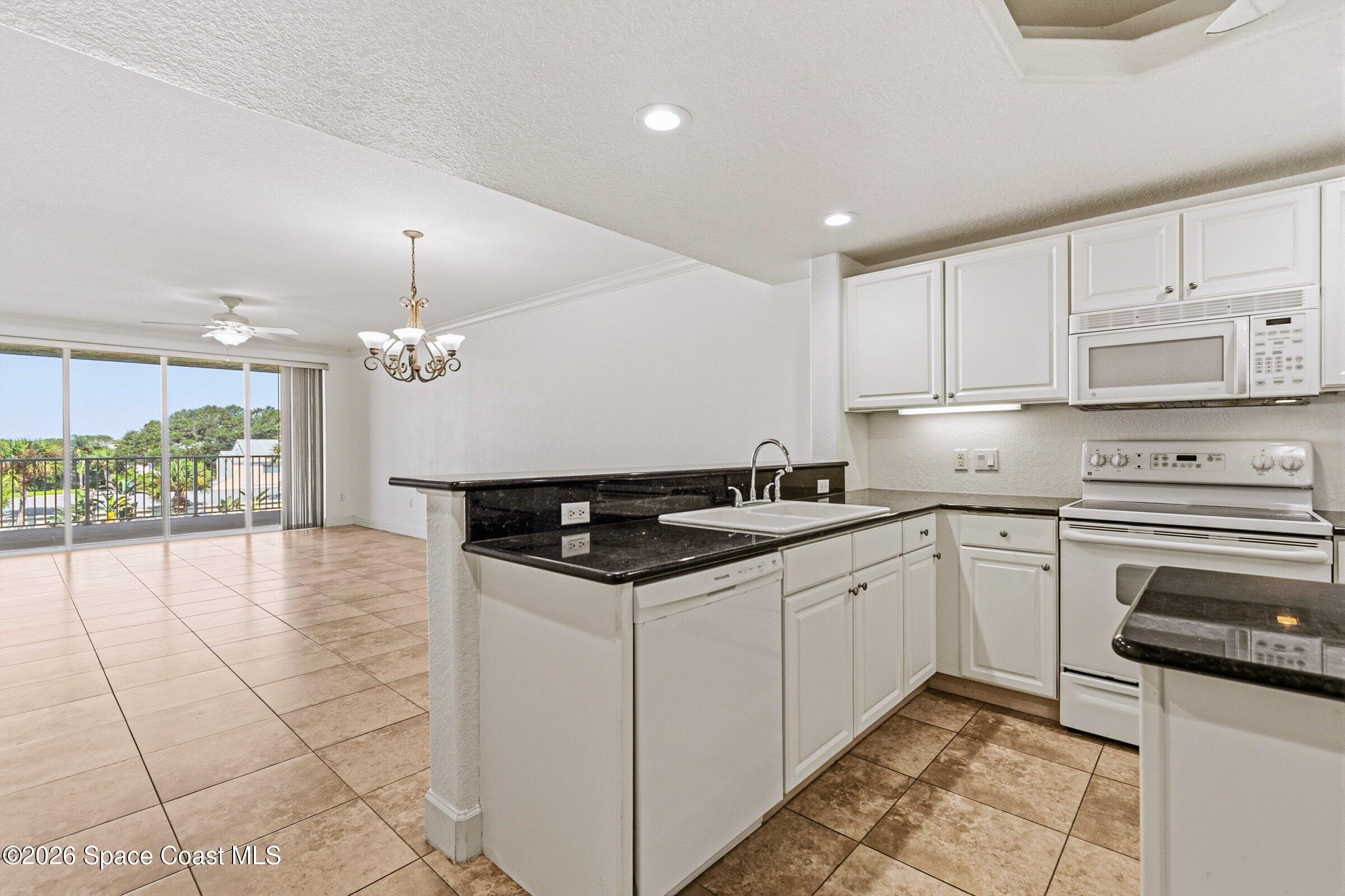 807 Mystic Drive C-307 Property Photo 9