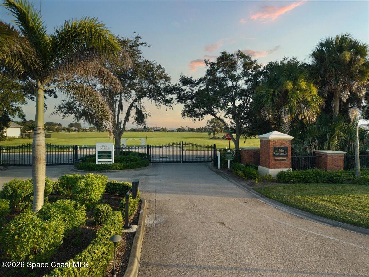 1023 W Polo Grounds Drive Property Photo 19