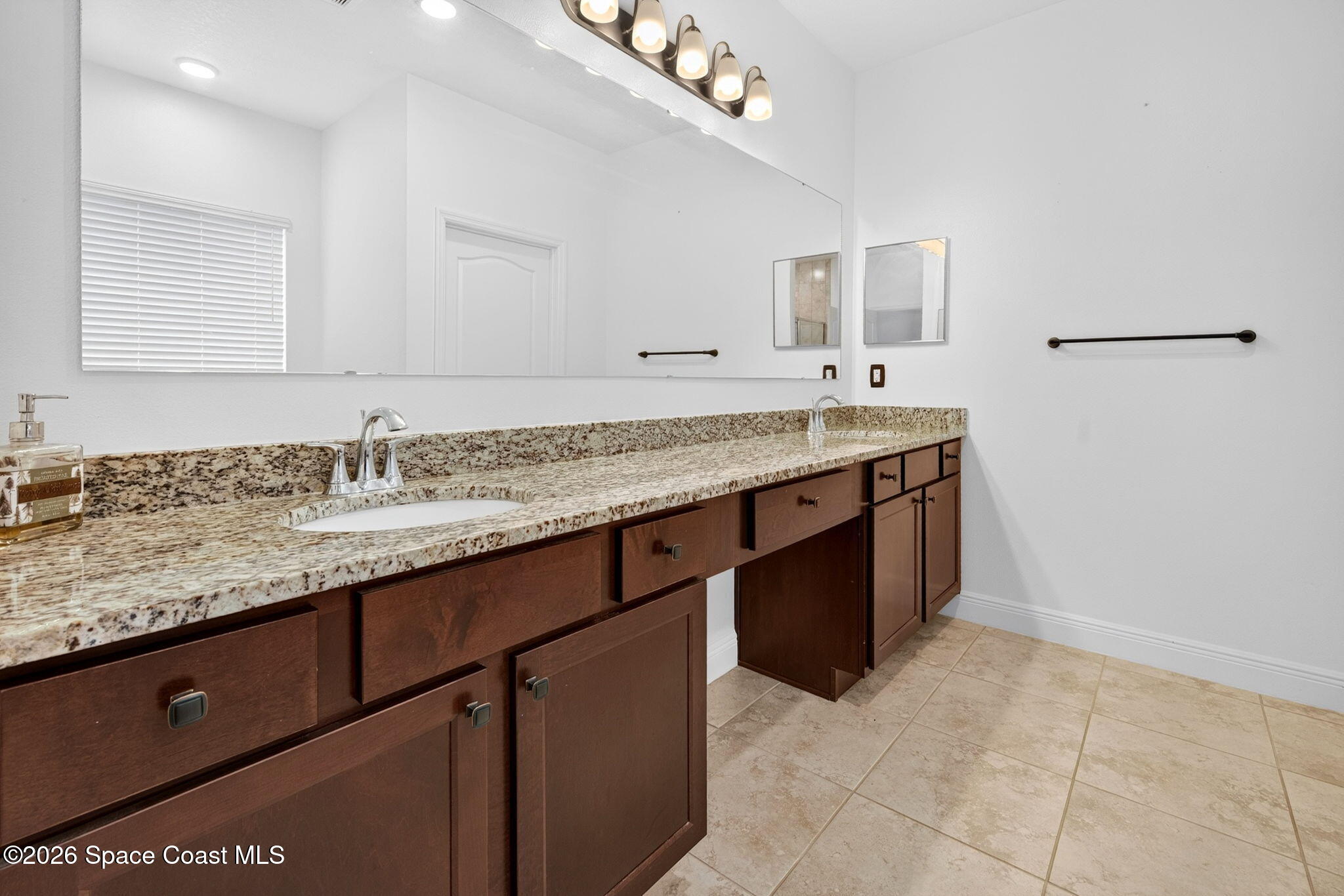 2407 Fallon Boulevard Ne Property Photo 5