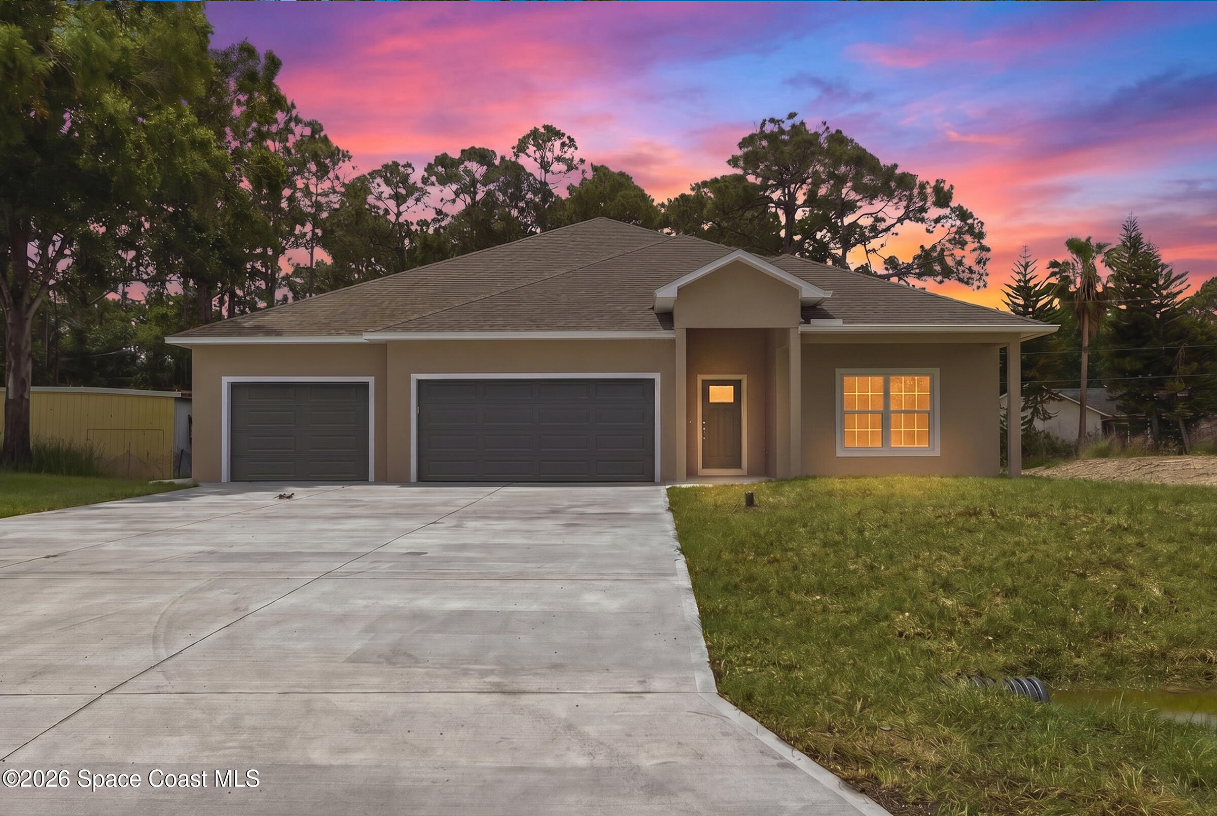 815 Walden Boulevard Se Property Photo 1