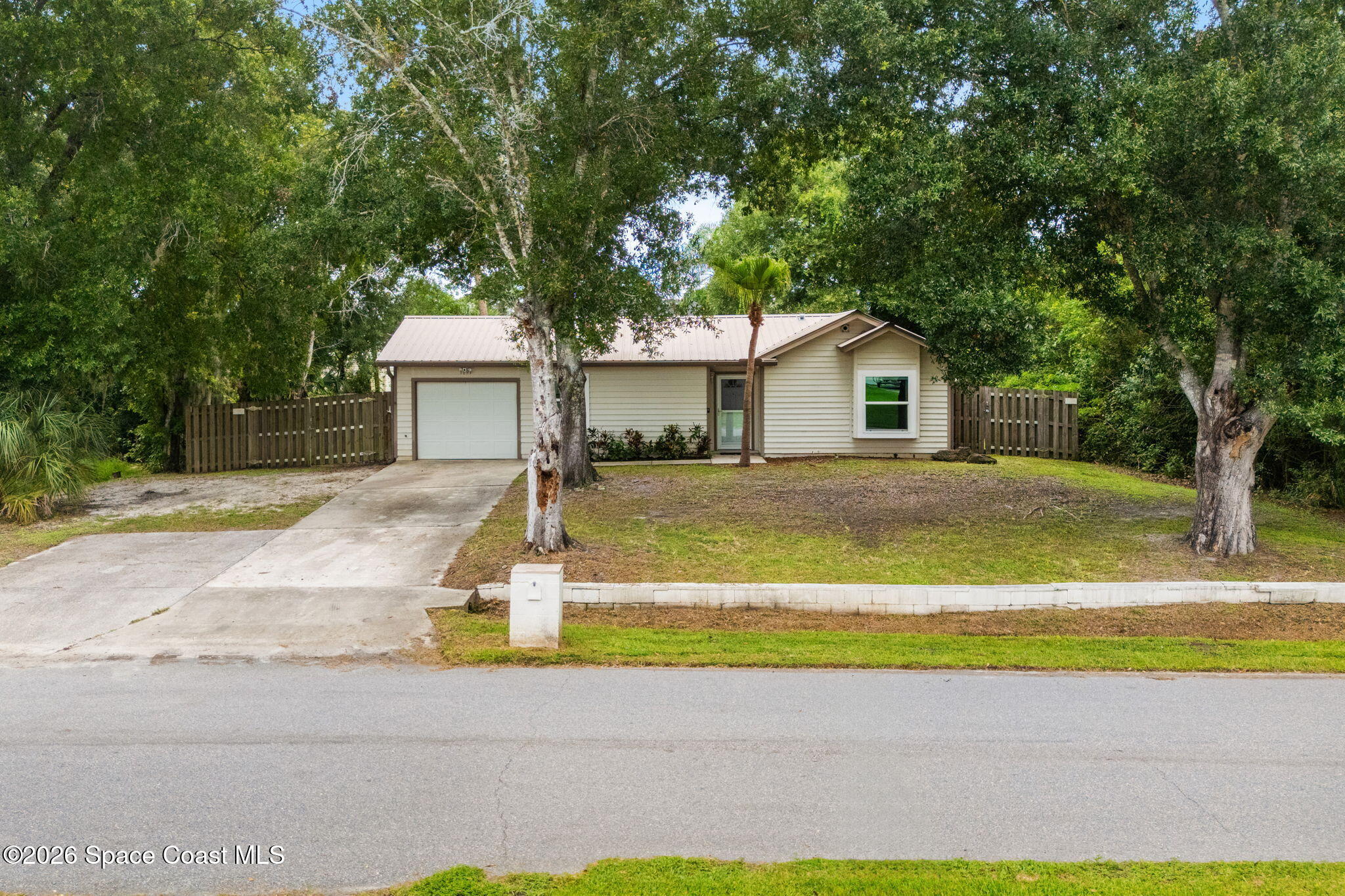 1691 Tugwell Street SE Property Photo 1