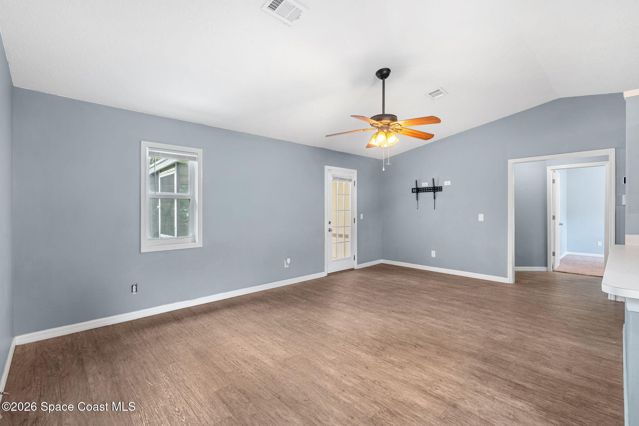 1691 Tugwell Street Se Property Photo 8