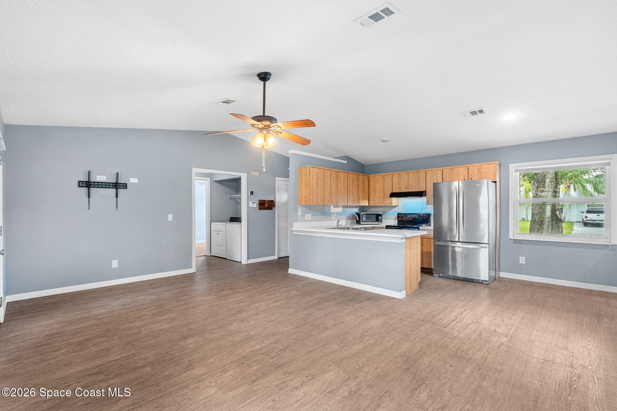 1691 Tugwell Street Se Property Photo 9
