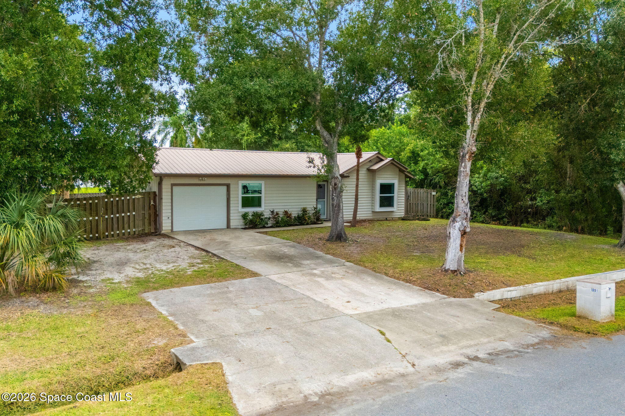 1691 Tugwell Street Se Property Photo 36