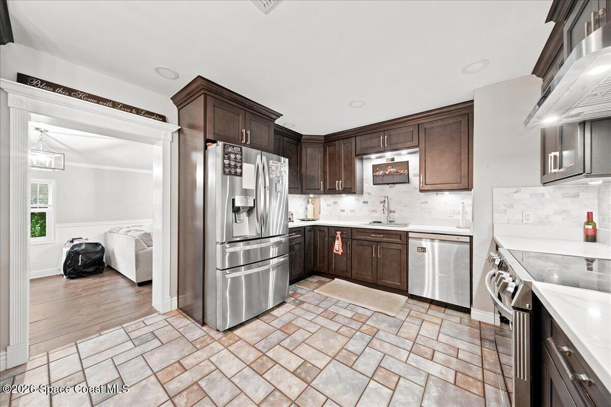 4865 Cocoanut Drive Property Photo 7