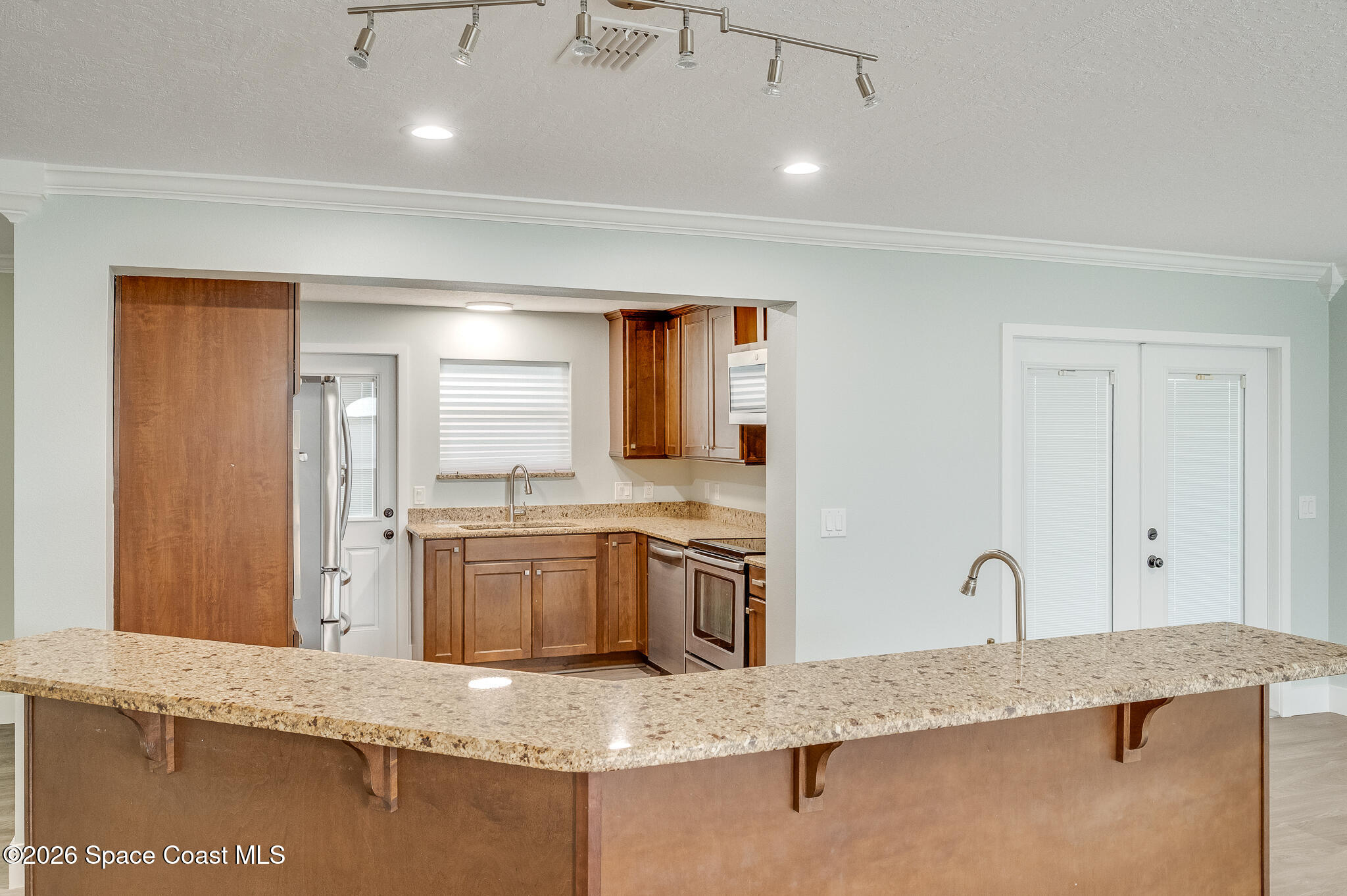 645 Caiman Street Property Photo 11