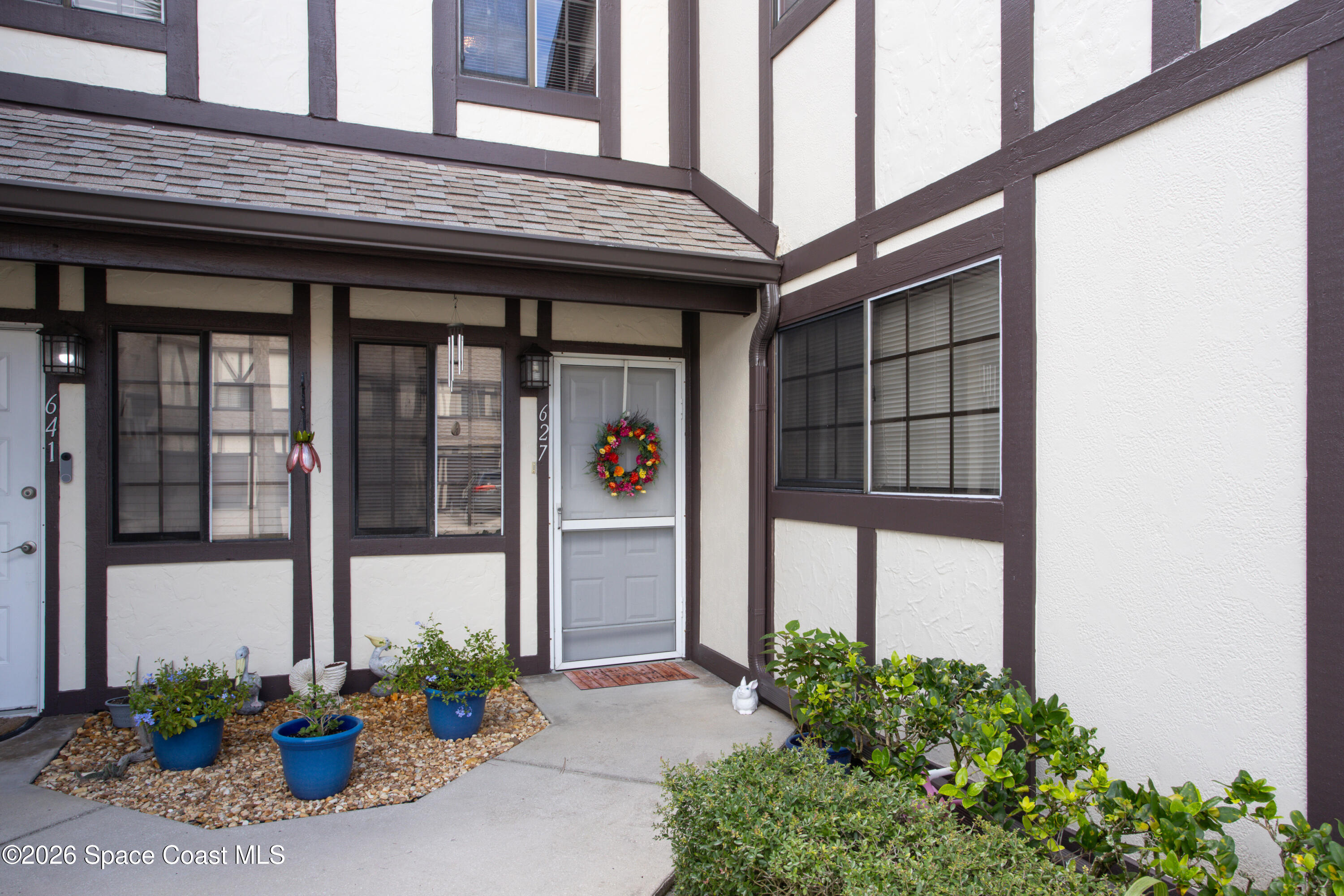 627 Greenwood Manor Circle 33-H Property Photo 1