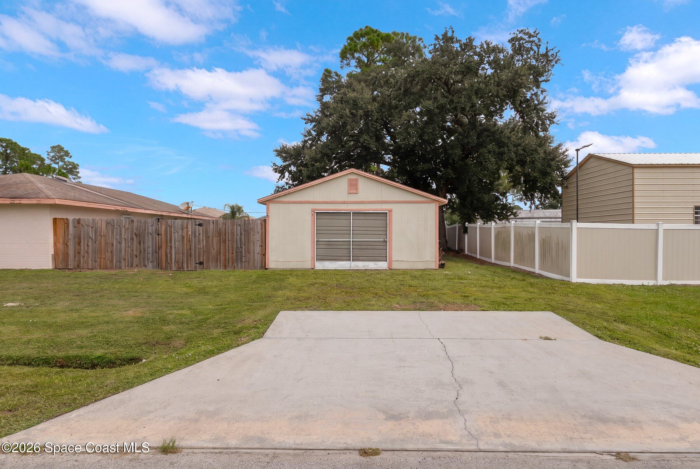 267 Aquarius Avenue Se Property Photo 2