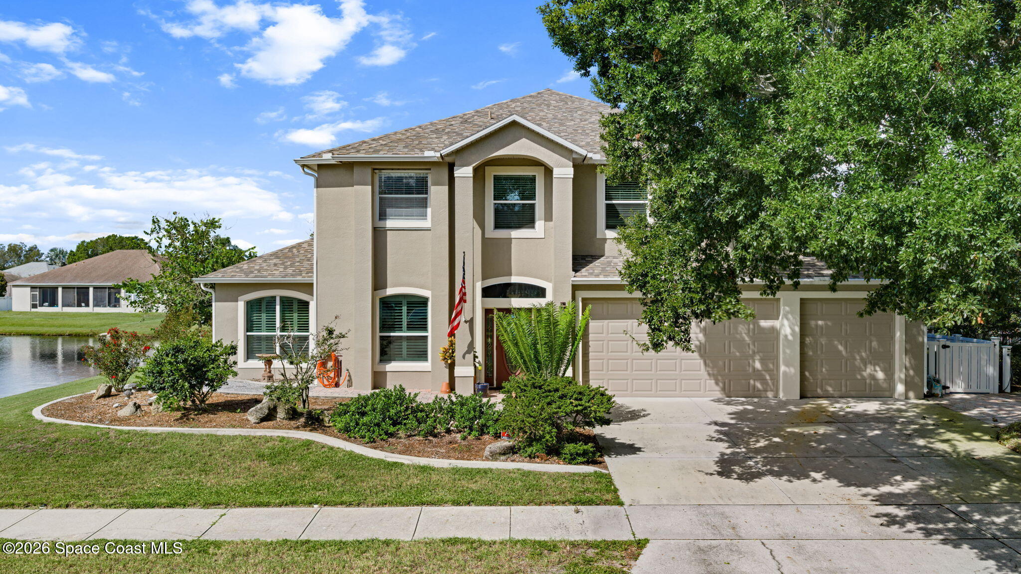 889 Woodbine Drive Property Photo 1