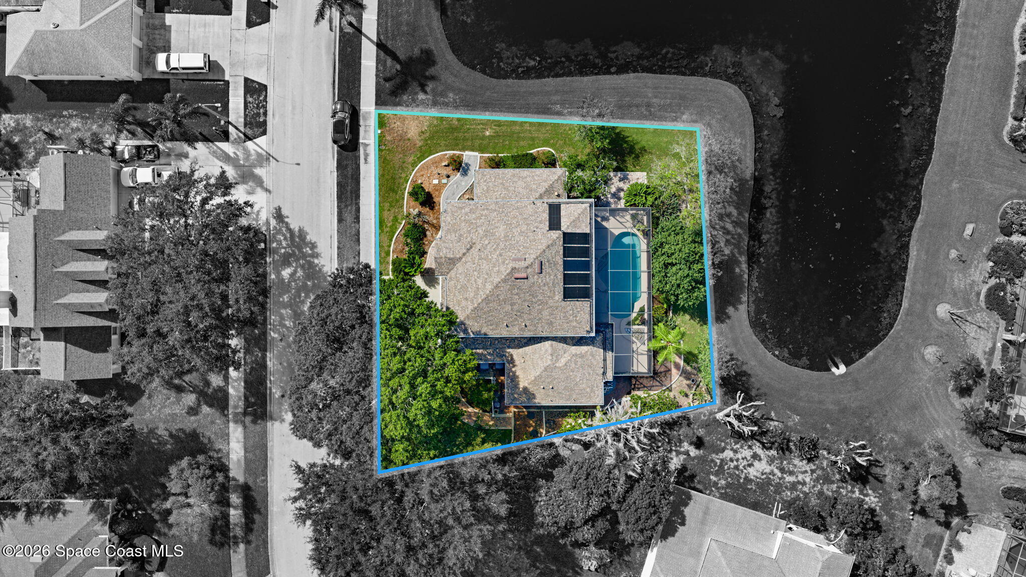 889 Woodbine Drive Property Photo 3