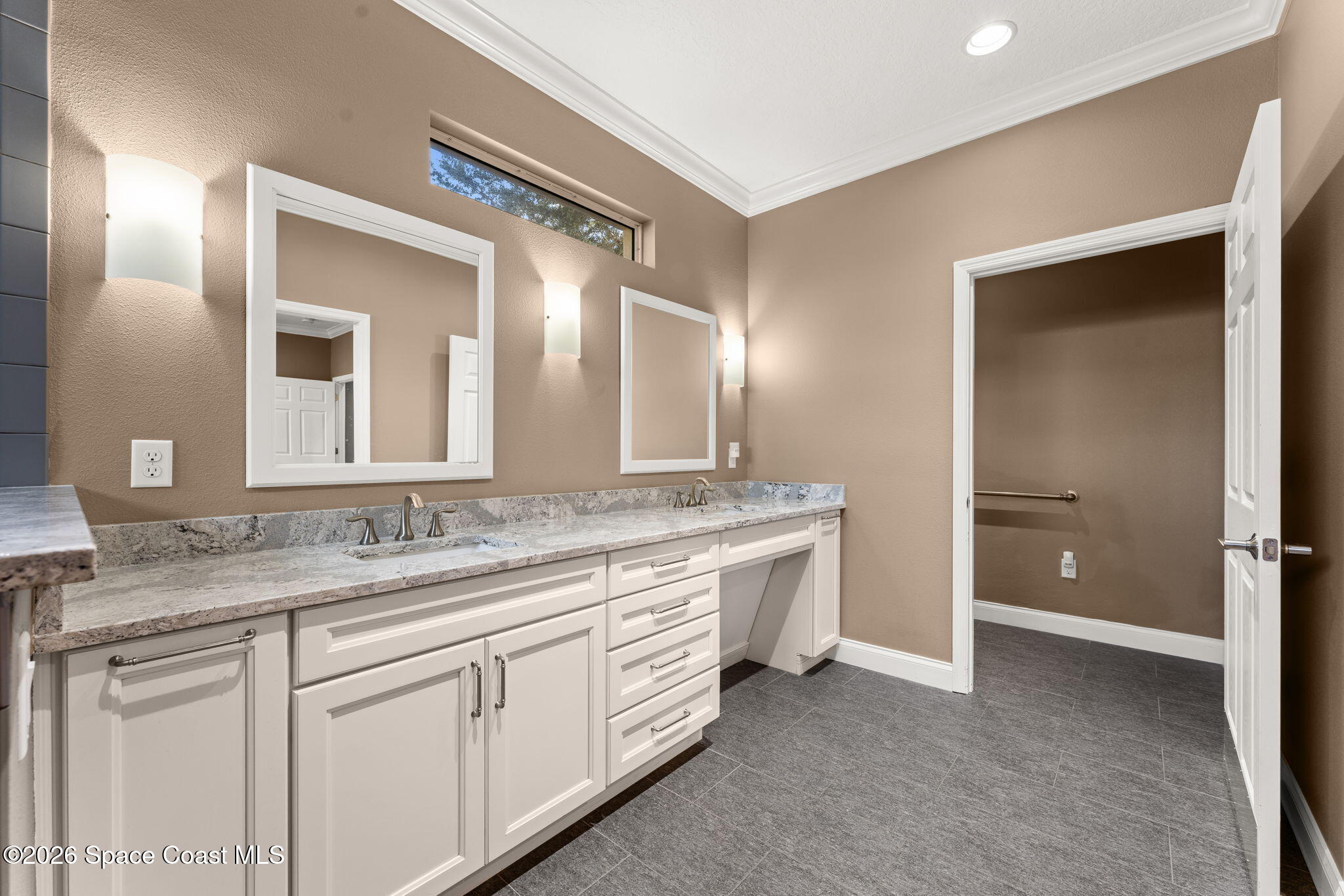 889 Woodbine Drive Property Photo 35