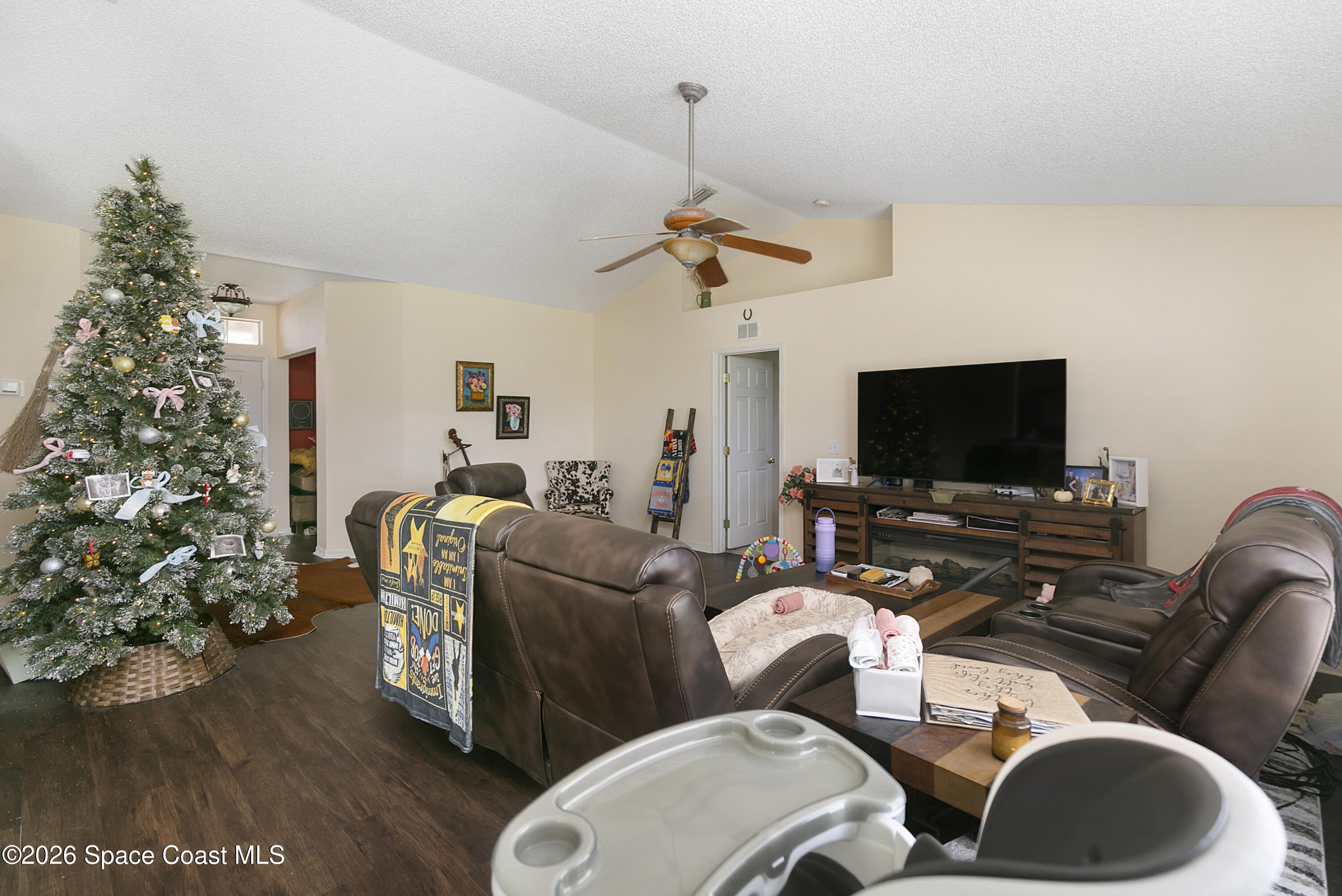 382 Hatcher Street Se Property Photo 6