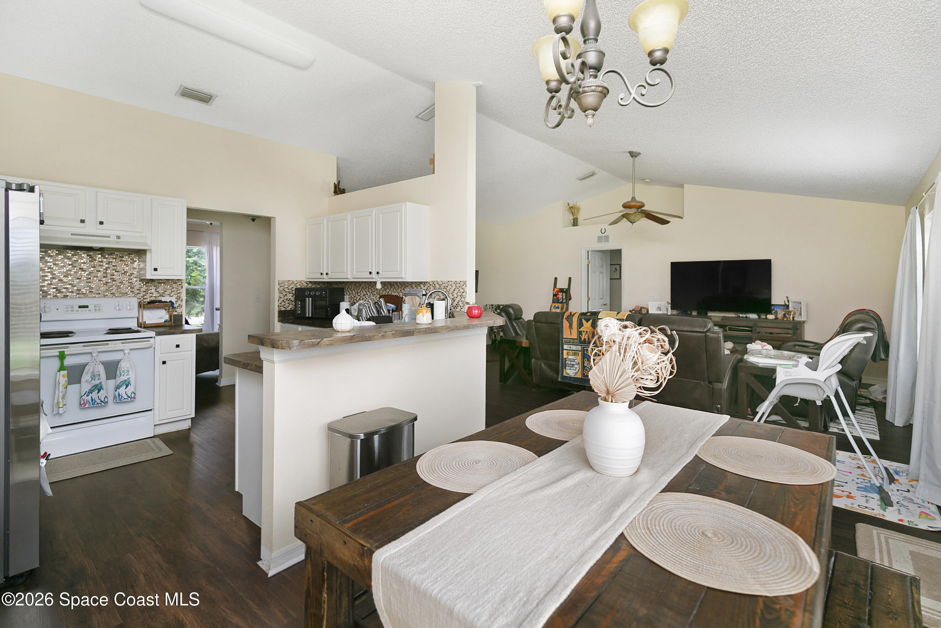 382 Hatcher Street Se Property Photo 7